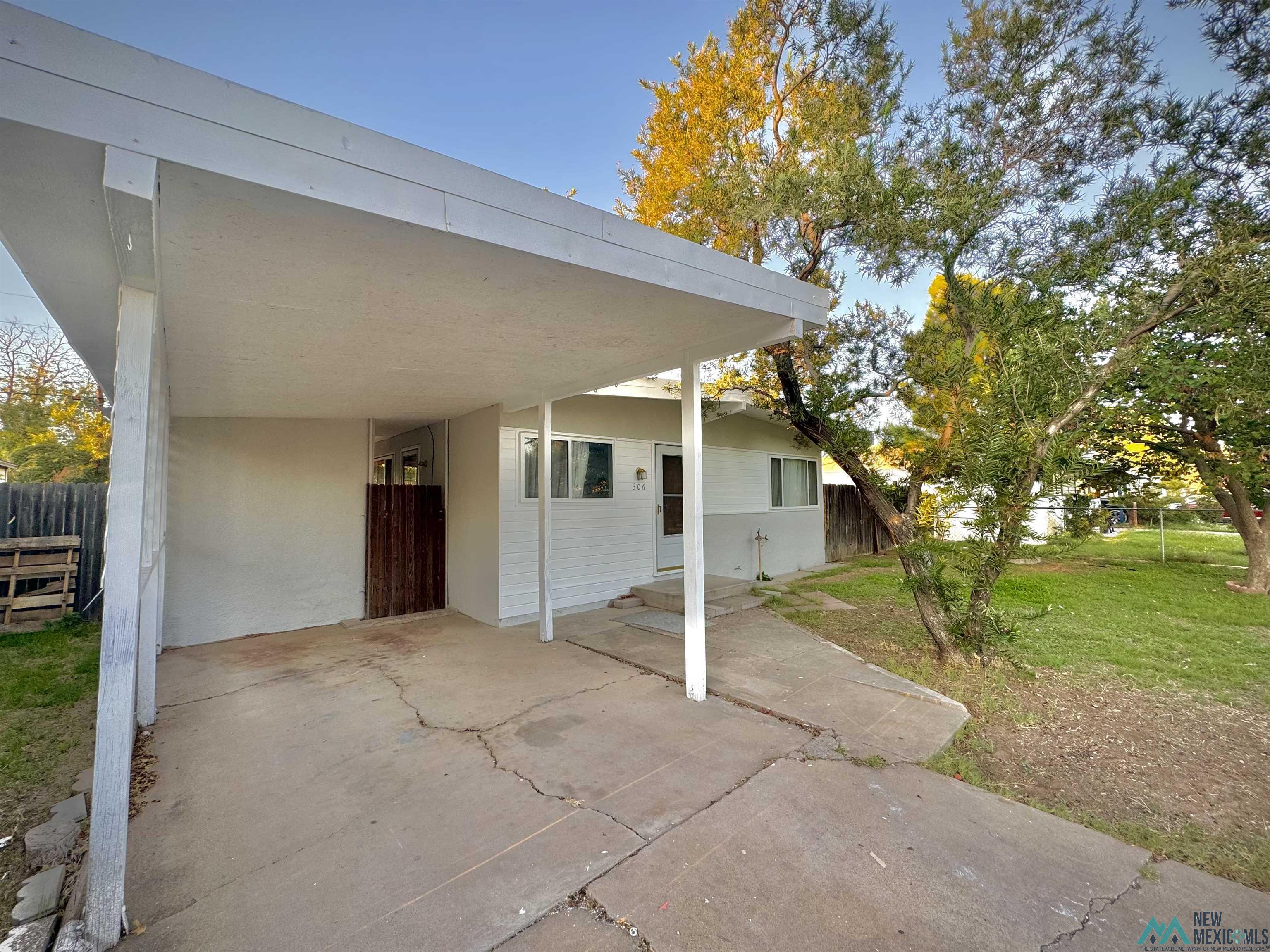306 W Clayton Street, Lovington, Texas image 2