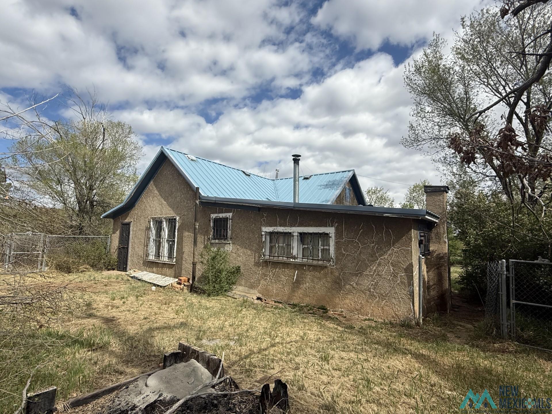 8 Mullins Drive, Las Vegas, Texas image 2