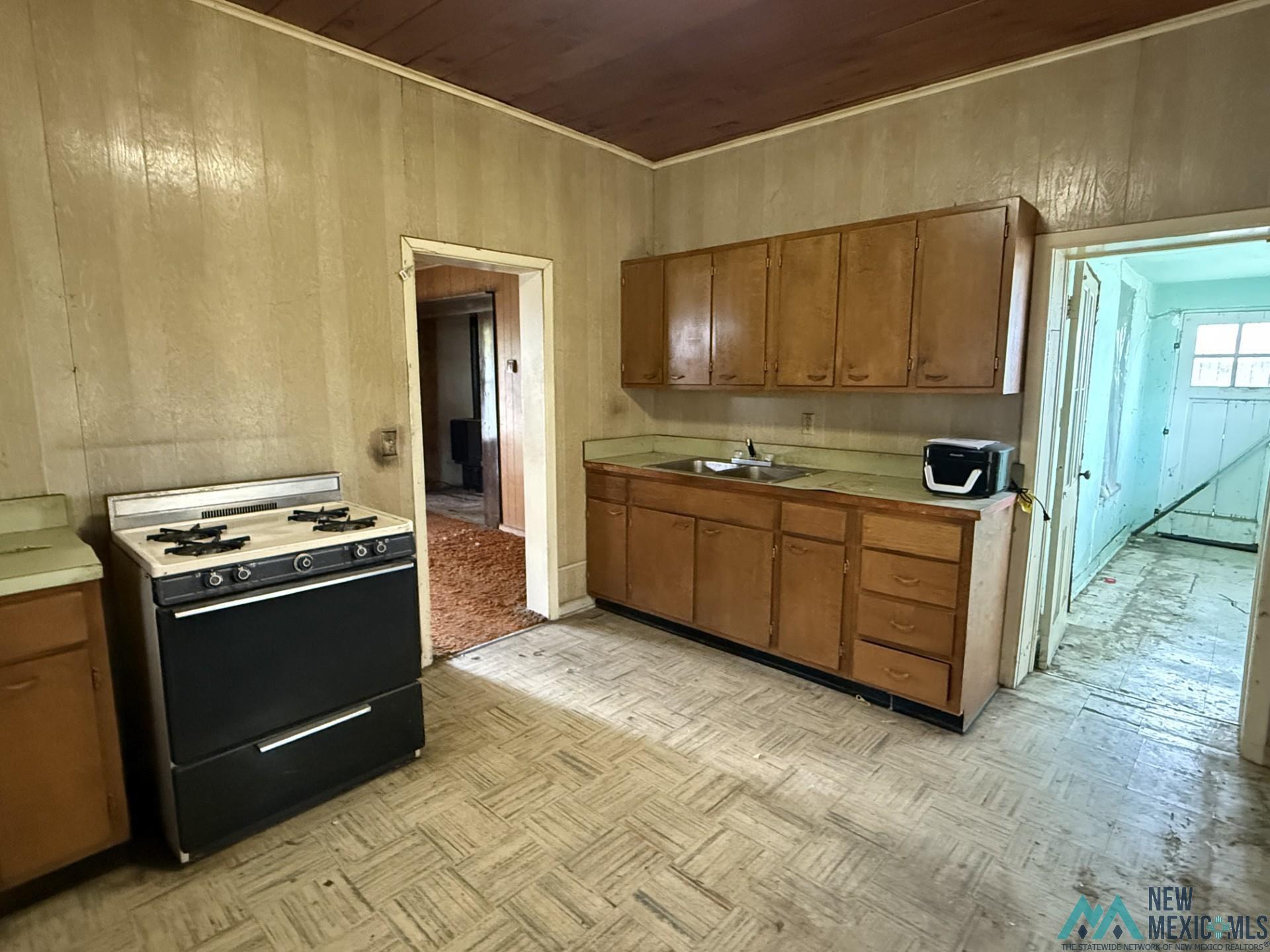 8 Mullins Drive, Las Vegas, Texas image 8