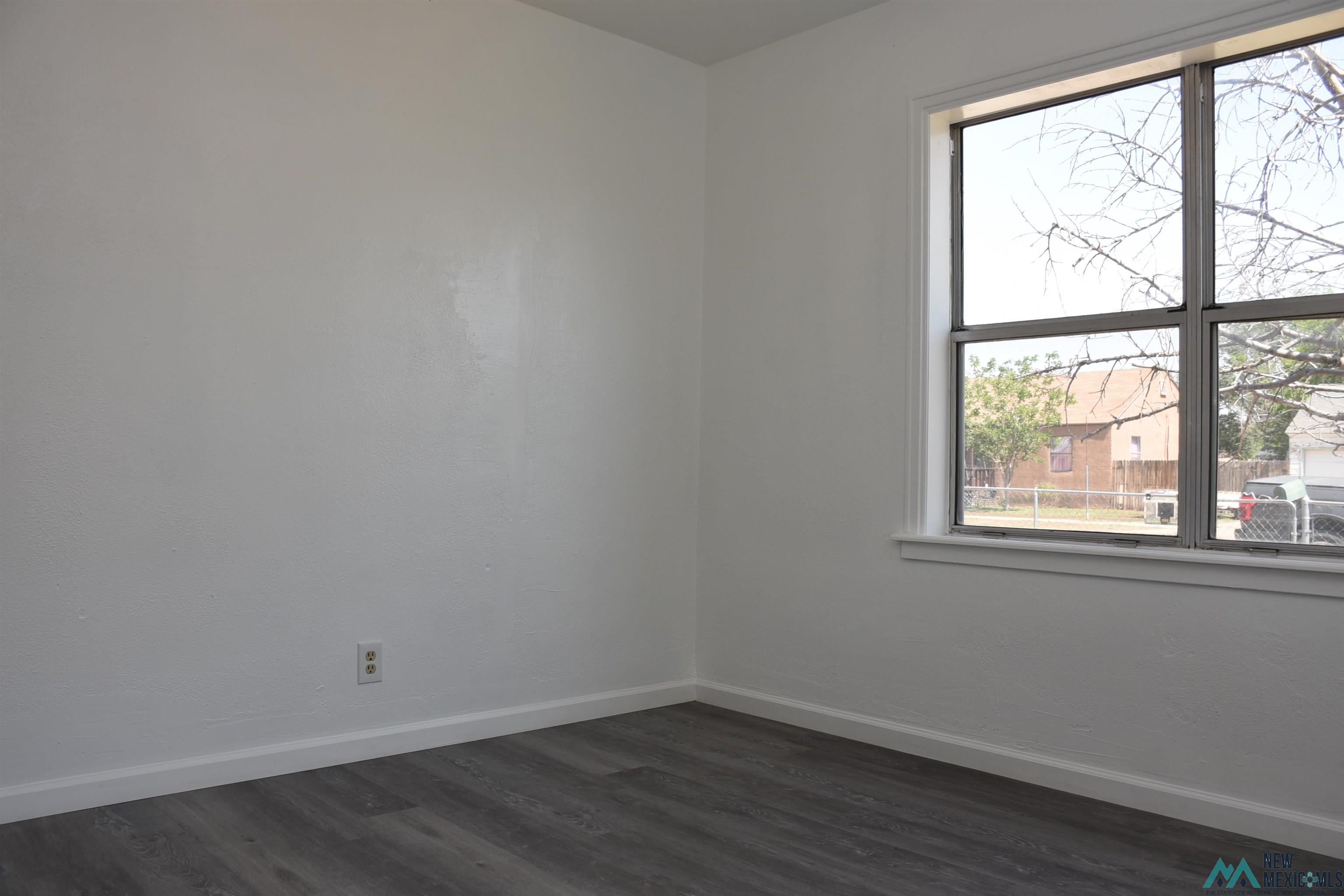 618 E 6th Street, Roswell, Texas image 35