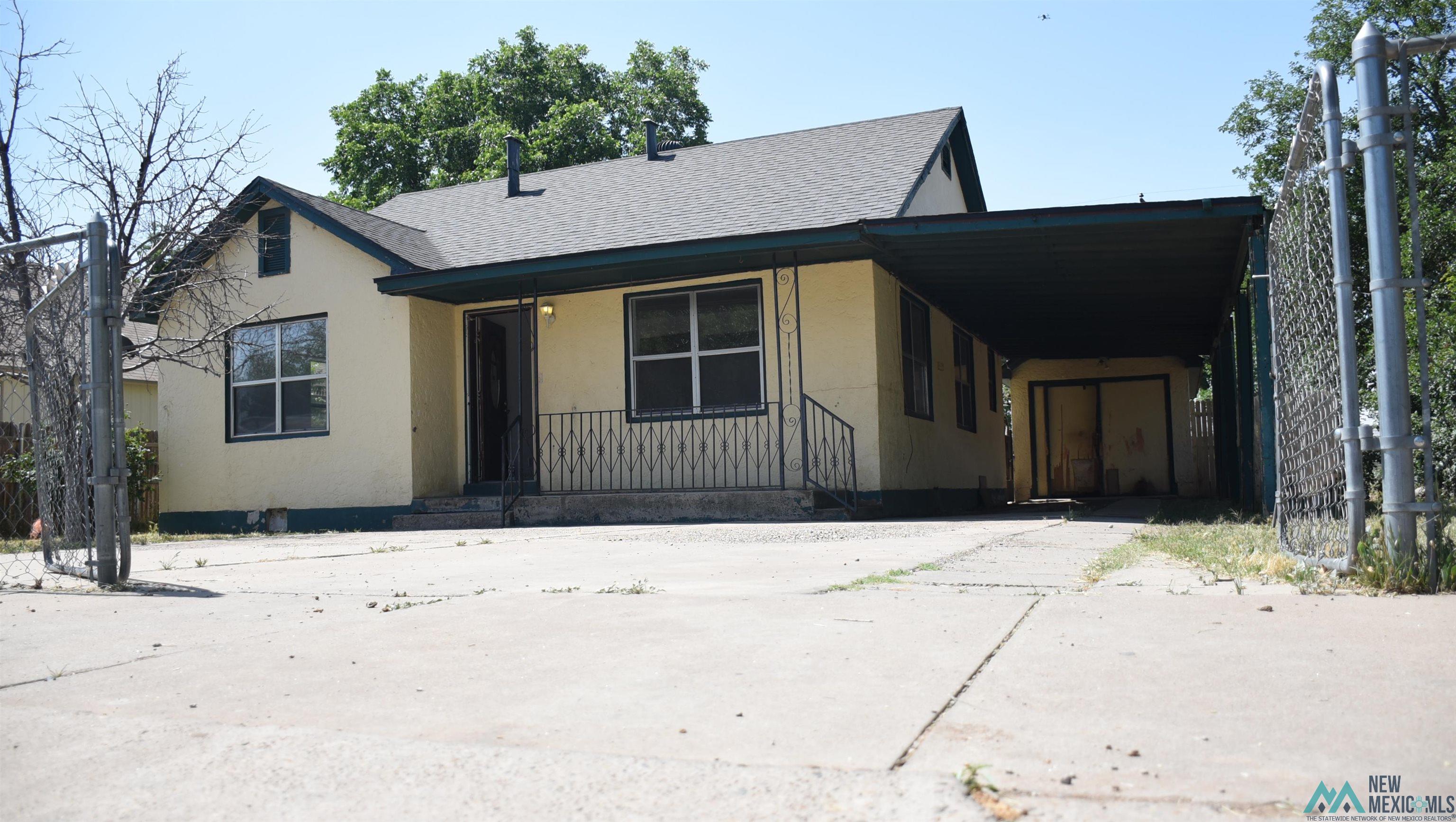 618 E 6th Street, Roswell, Texas image 2