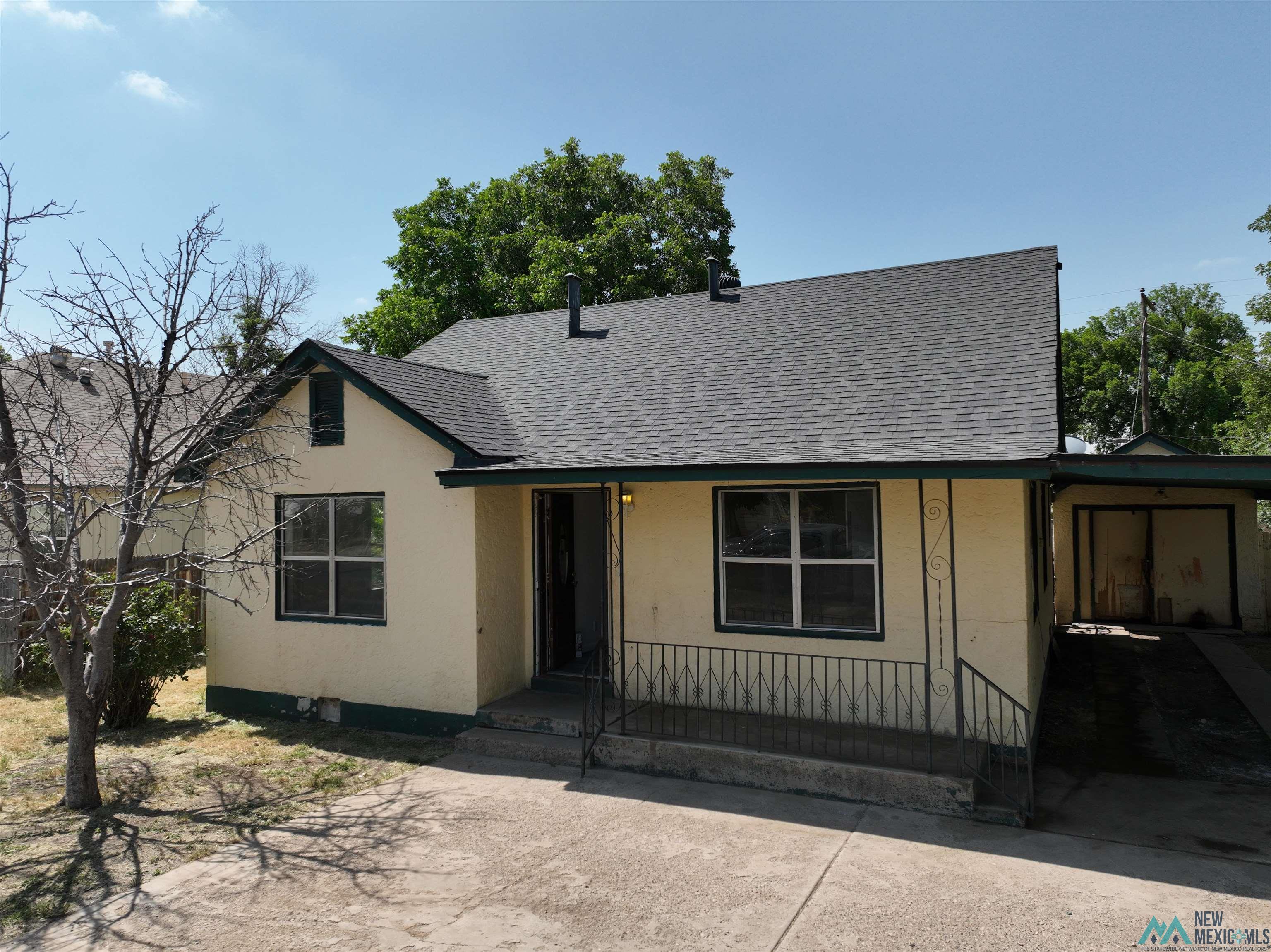 618 E 6th Street, Roswell, Texas image 1