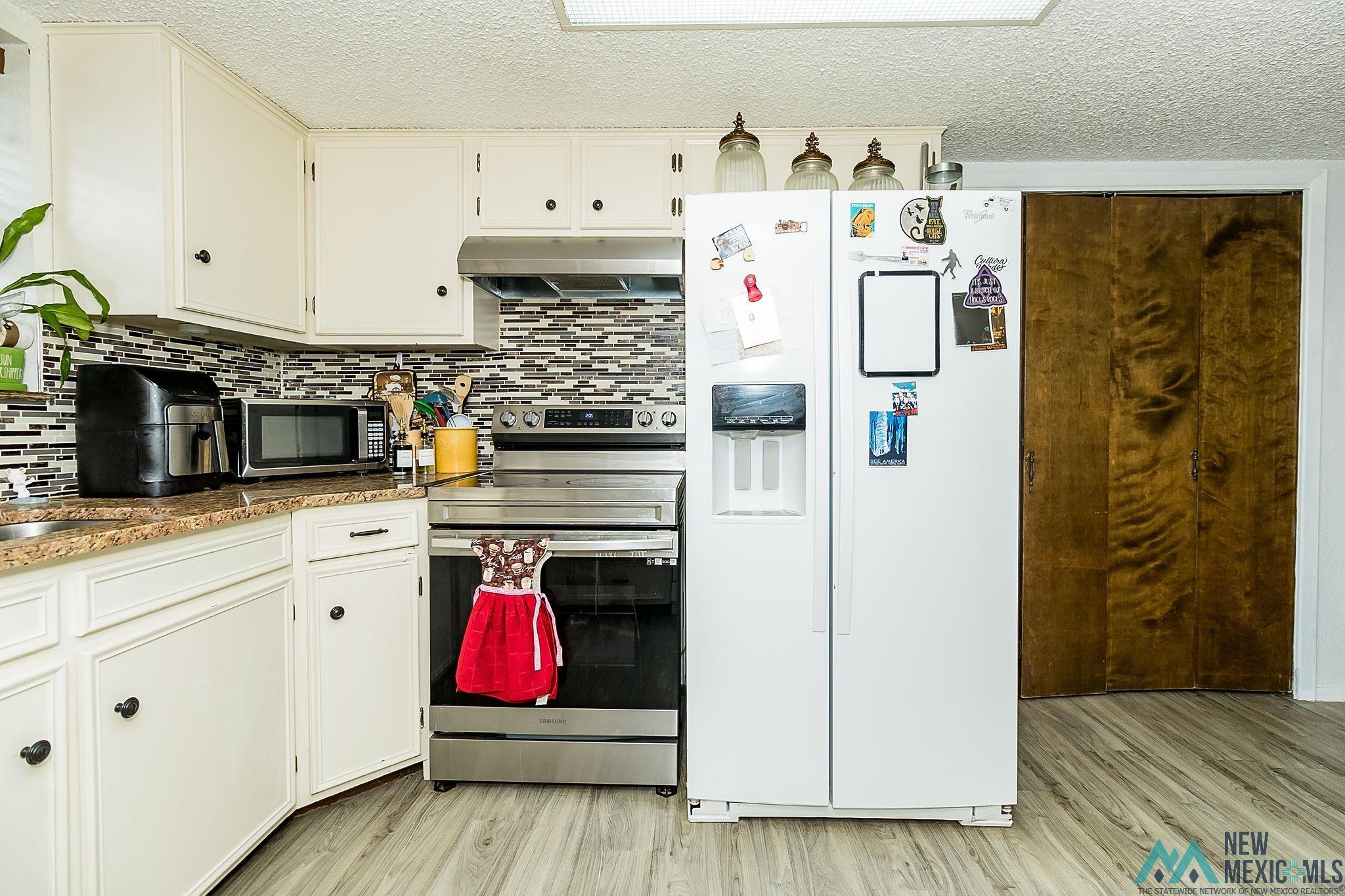 Clovis, New Mexico 88101, United States, 3 Bedrooms Bedrooms, ,2 BathroomsBathrooms,Residential,Pending,53985