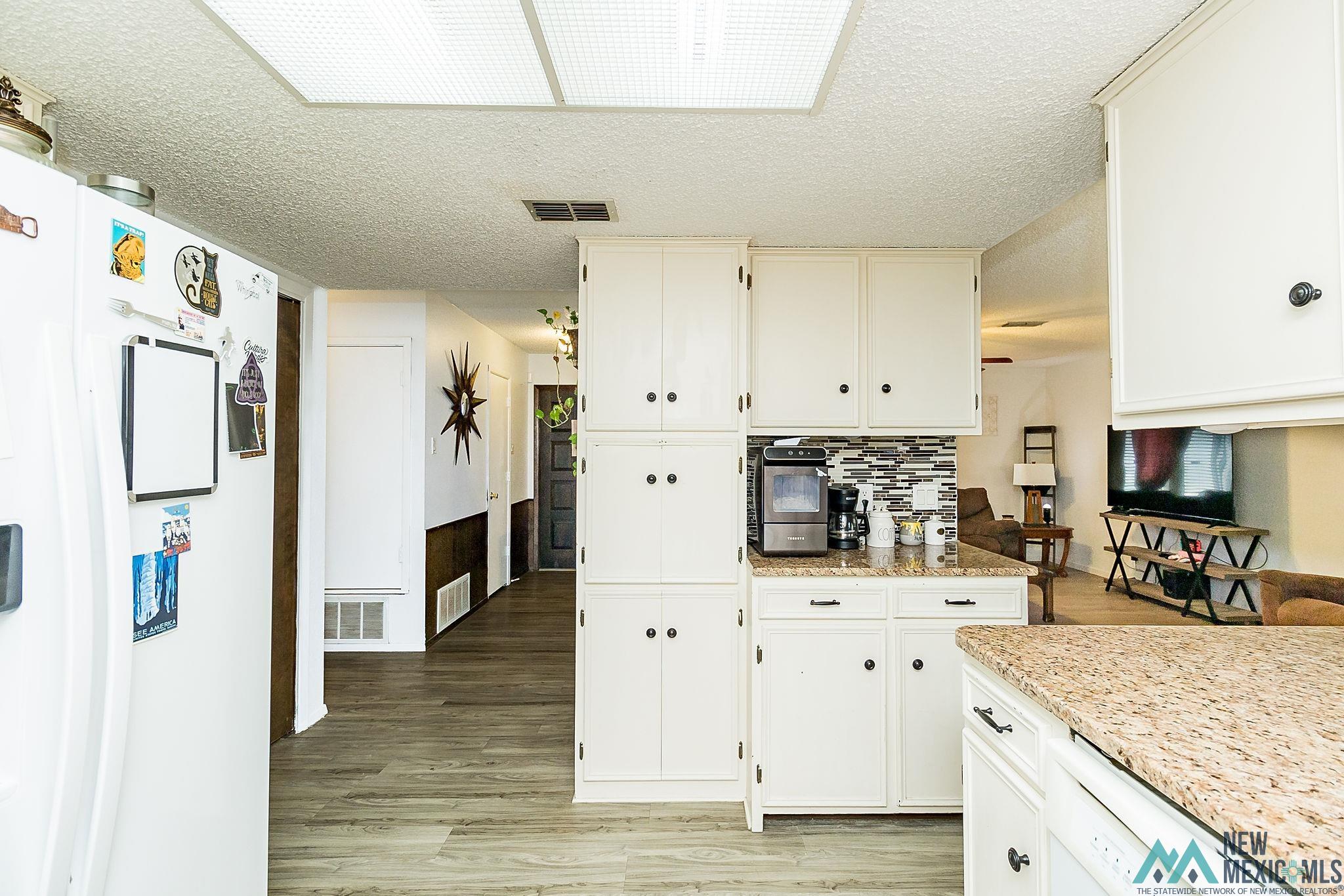 Clovis, New Mexico 88101, United States, 3 Bedrooms Bedrooms, ,2 BathroomsBathrooms,Residential,Pending,53985