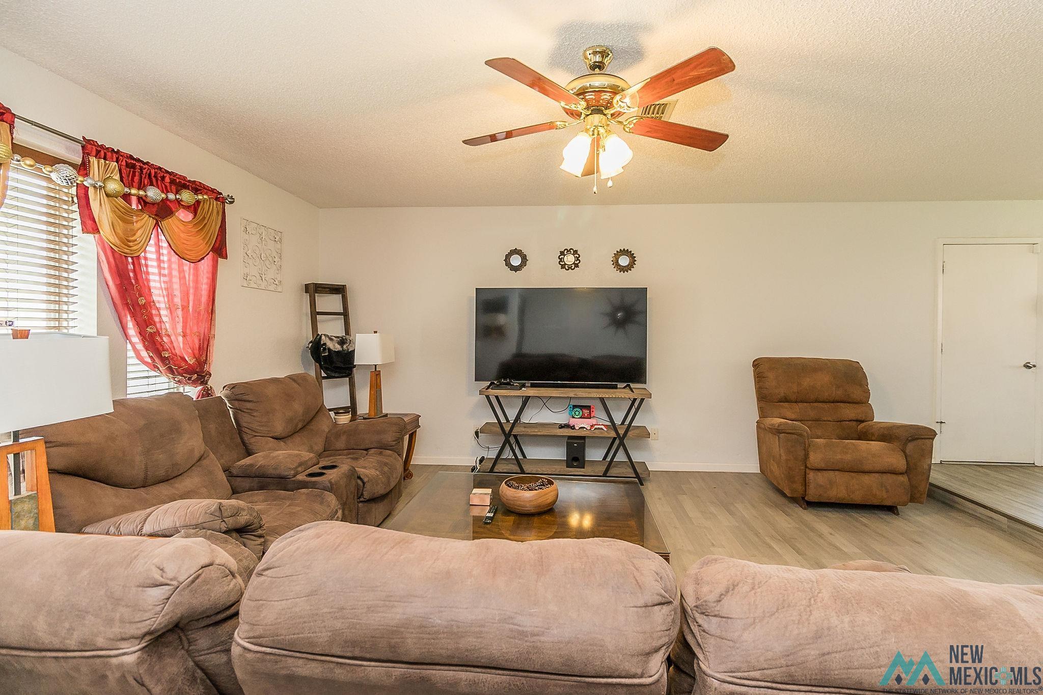 Clovis, New Mexico 88101, United States, 3 Bedrooms Bedrooms, ,2 BathroomsBathrooms,Residential,Pending,53985