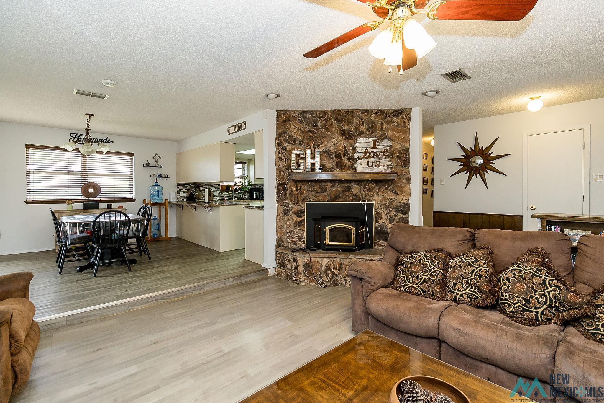 Clovis, New Mexico 88101, United States, 3 Bedrooms Bedrooms, ,2 BathroomsBathrooms,Residential,Pending,53985