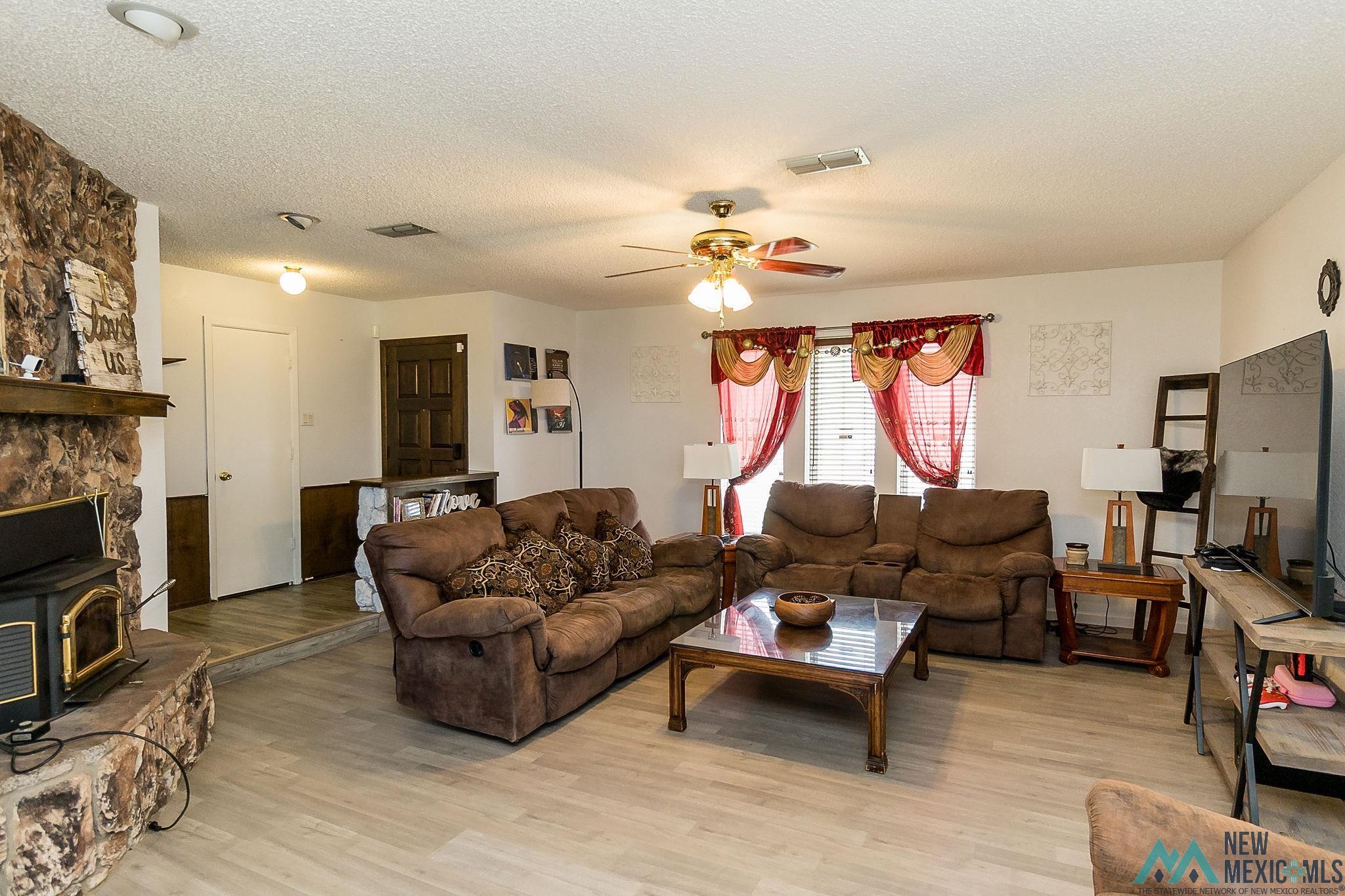 Clovis, New Mexico 88101, United States, 3 Bedrooms Bedrooms, ,2 BathroomsBathrooms,Residential,Pending,53985