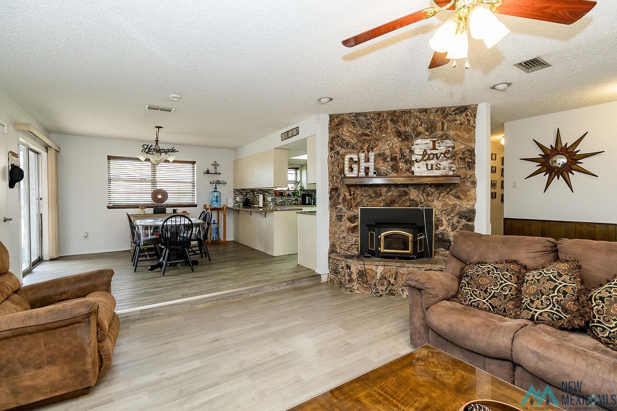 Clovis, New Mexico 88101, United States, 3 Bedrooms Bedrooms, ,2 BathroomsBathrooms,Residential,Pending,53985