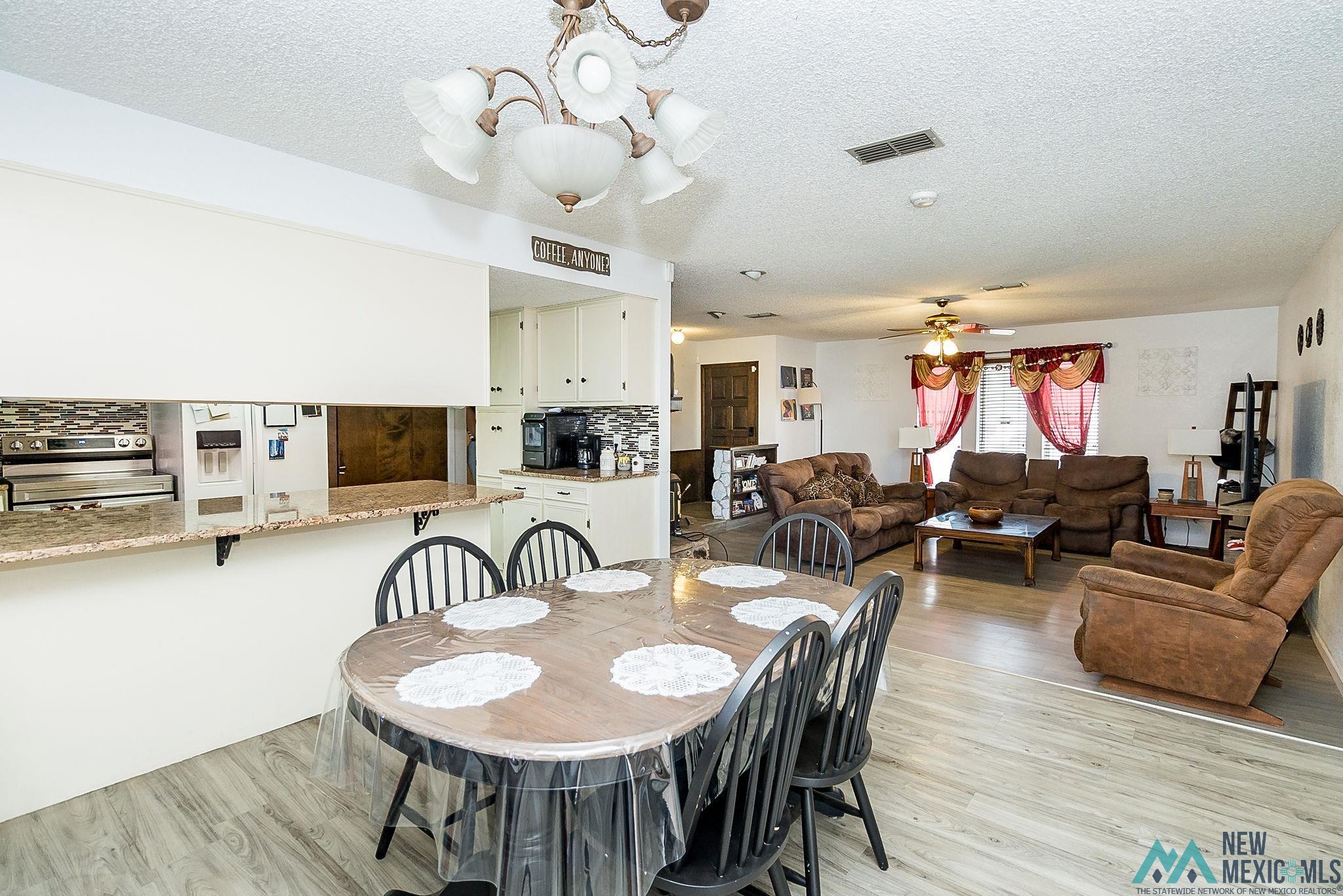 Clovis, New Mexico 88101, United States, 3 Bedrooms Bedrooms, ,2 BathroomsBathrooms,Residential,Pending,53985