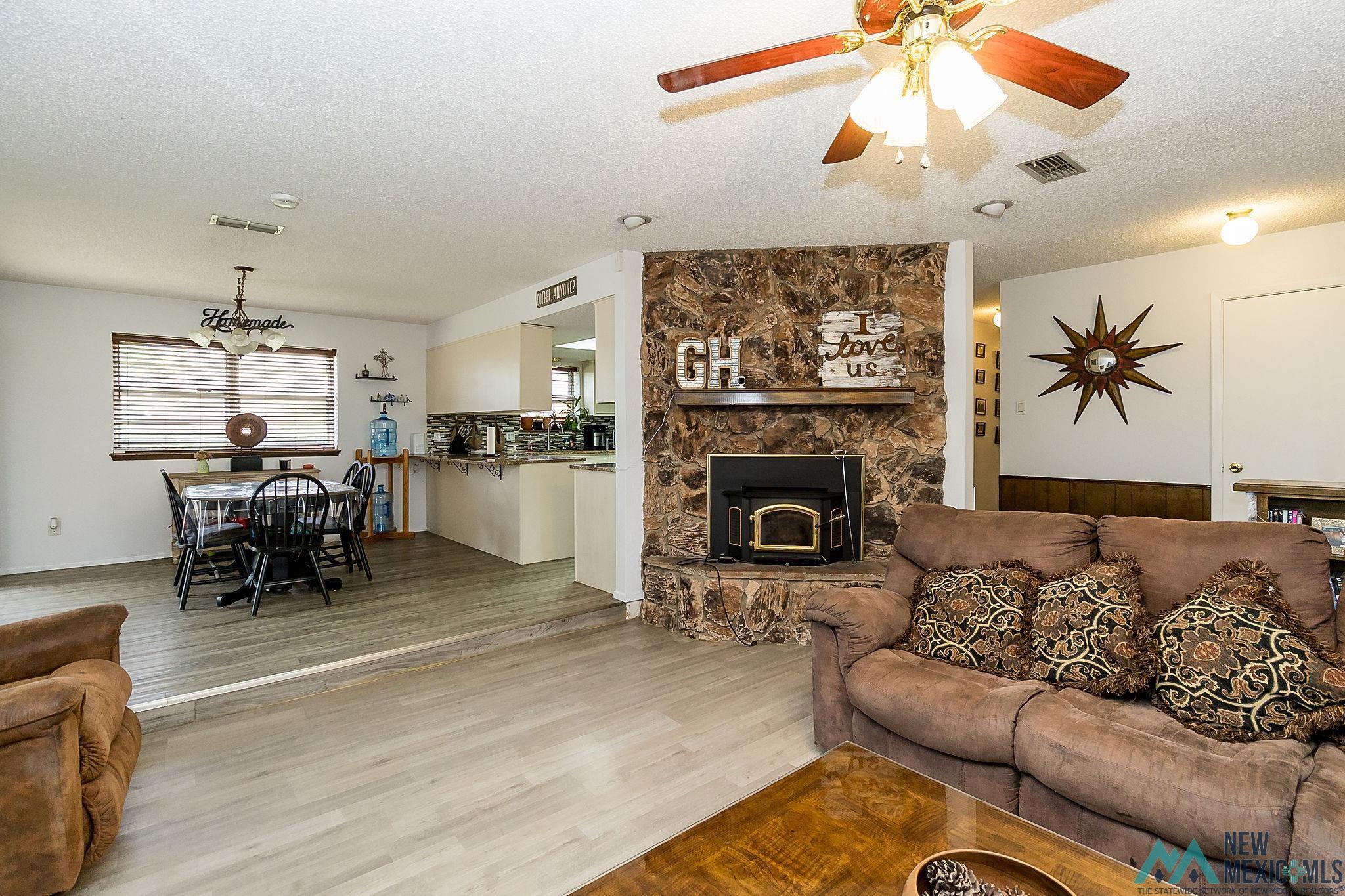 Clovis, New Mexico 88101, United States, 3 Bedrooms Bedrooms, ,2 BathroomsBathrooms,Residential,Pending,53985