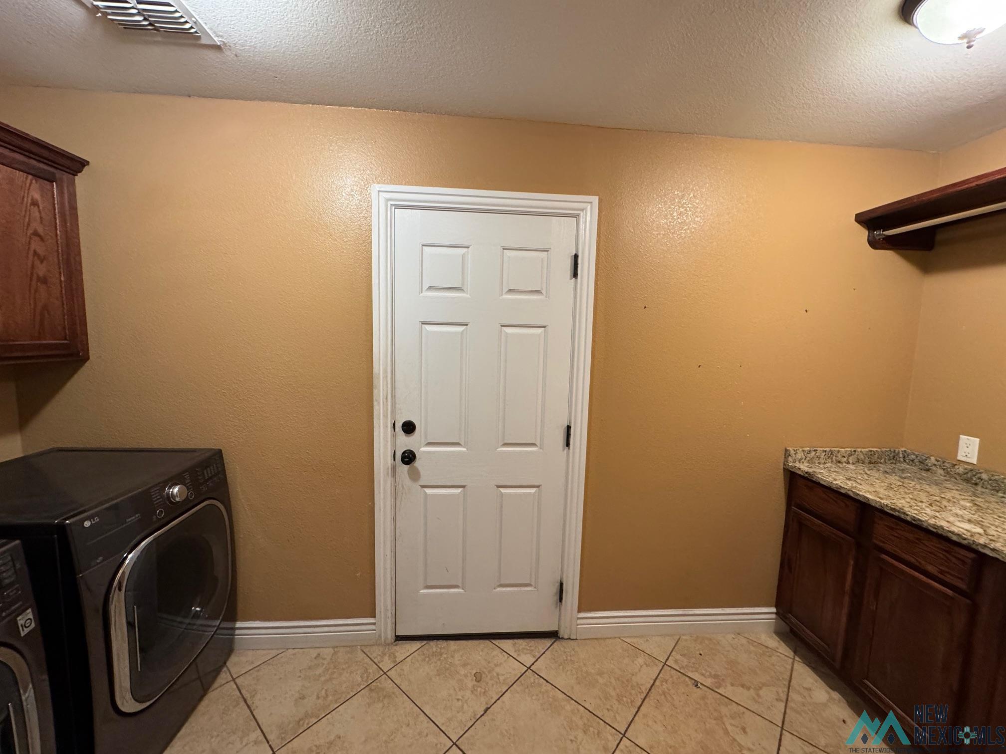 108 Adkins Court, Clovis, Texas image 8
