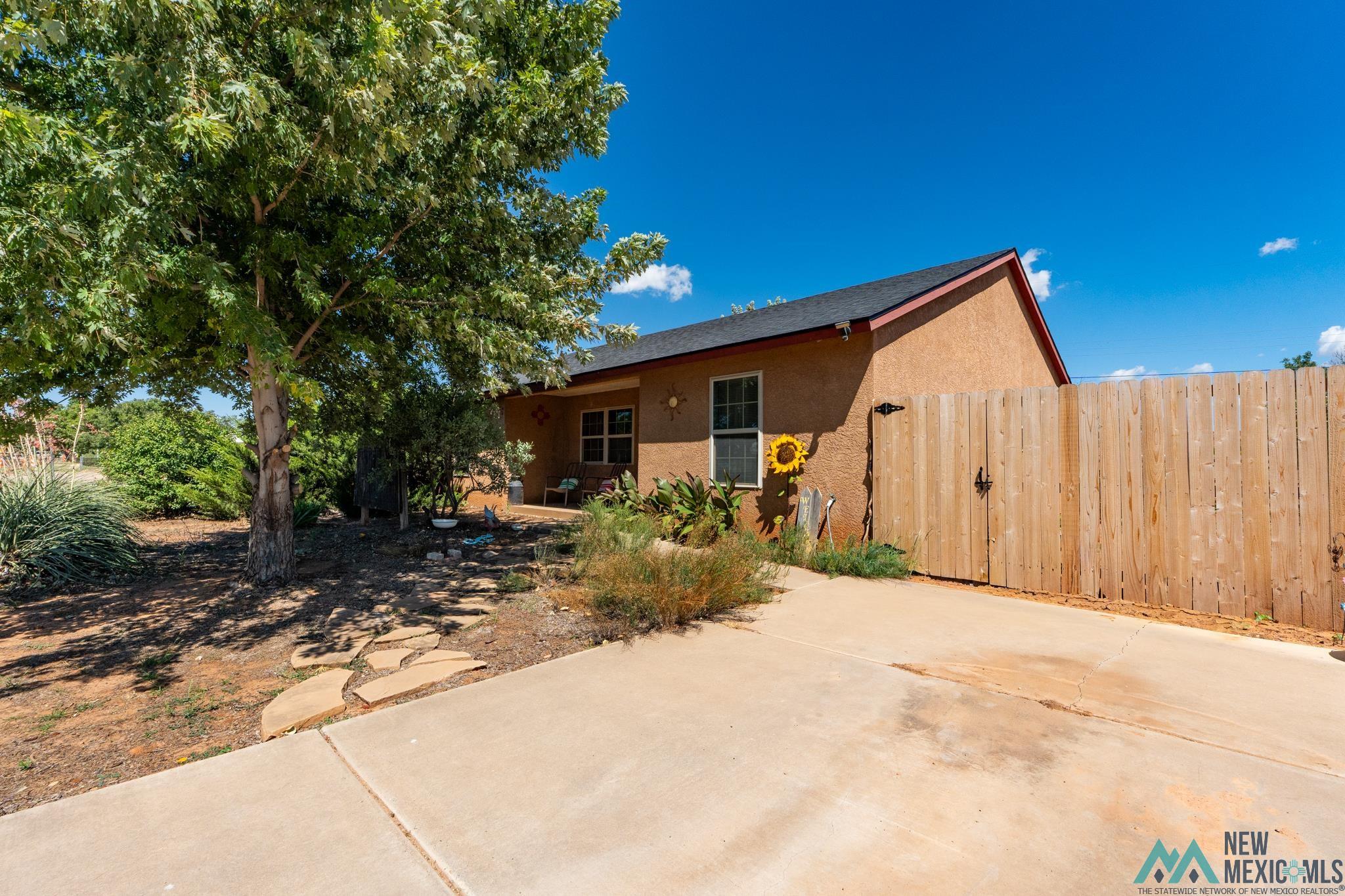 Clovis, New Mexico 88101, United States, 3 Bedrooms Bedrooms, ,2 BathroomsBathrooms,Residential,Active,206326