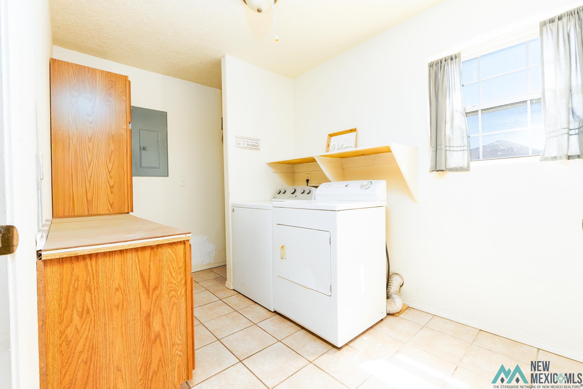 Clovis, New Mexico 88101, United States, 3 Bedrooms Bedrooms, ,2 BathroomsBathrooms,Residential,Active,206326