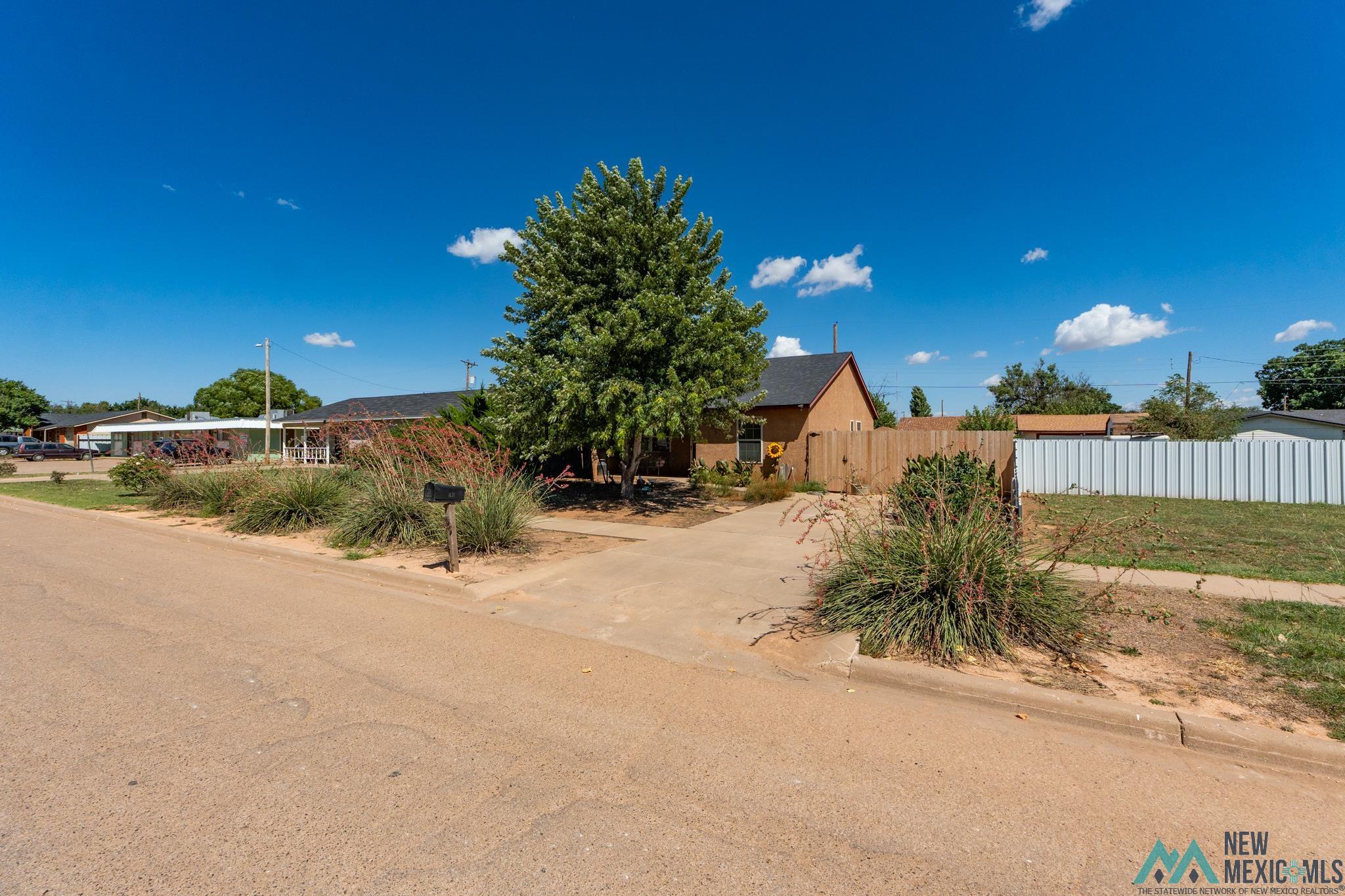 Clovis, New Mexico 88101, United States, 3 Bedrooms Bedrooms, ,2 BathroomsBathrooms,Residential,Active,206326