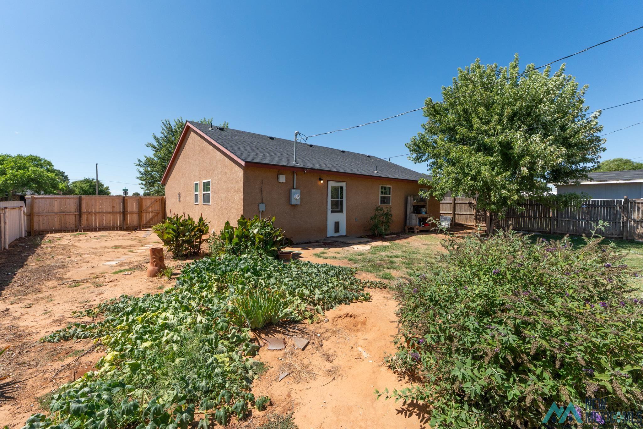 Clovis, New Mexico 88101, United States, 3 Bedrooms Bedrooms, ,2 BathroomsBathrooms,Residential,Active,206326
