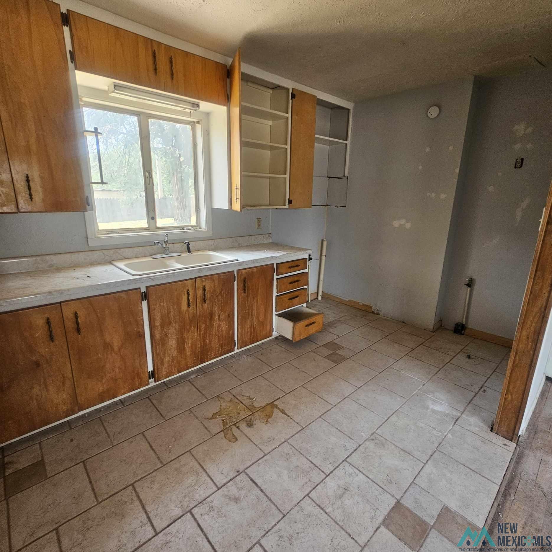 Clovis, New Mexico 88101, United States, 3 Bedrooms Bedrooms, ,2 BathroomsBathrooms,Residential,Pending,51758