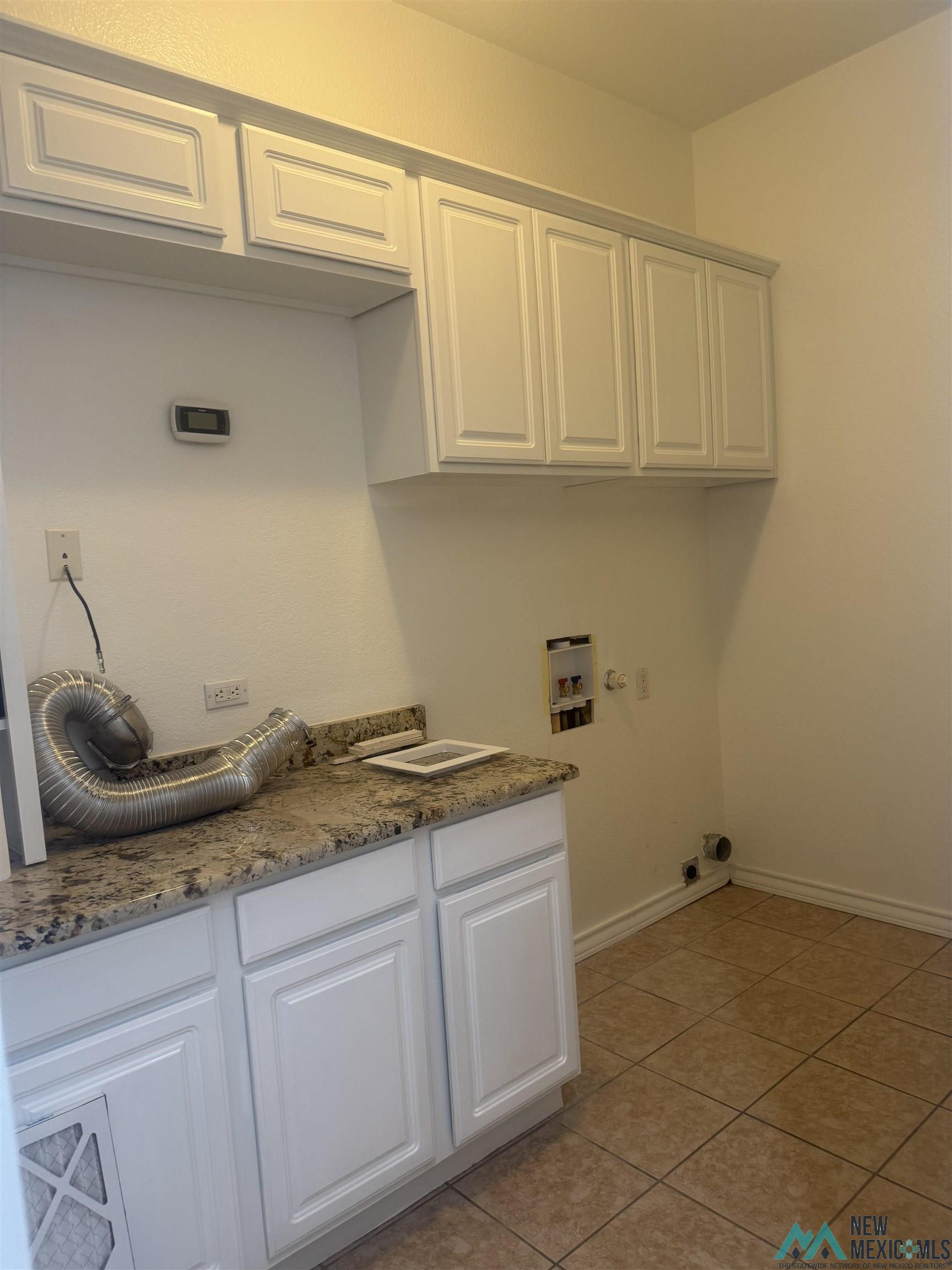61 N Sky Loop, Roswell, Texas image 24
