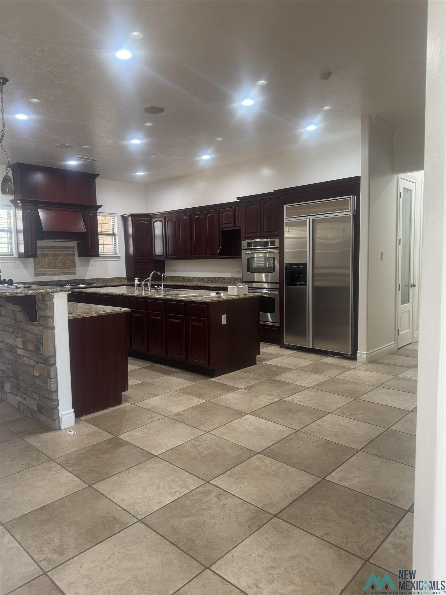 61 N Sky Loop, Roswell, Texas image 23