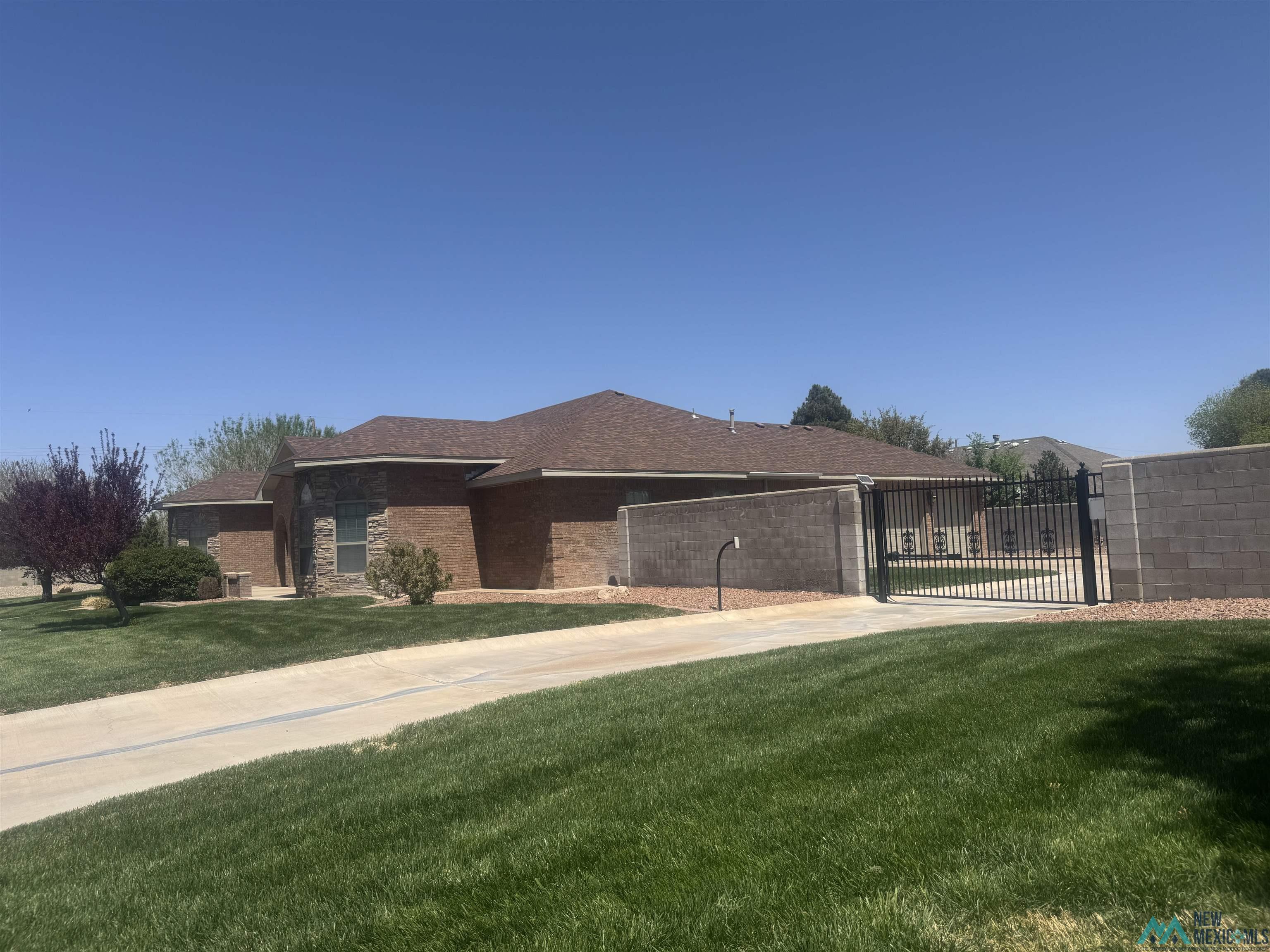 61 N Sky Loop, Roswell, Texas image 5