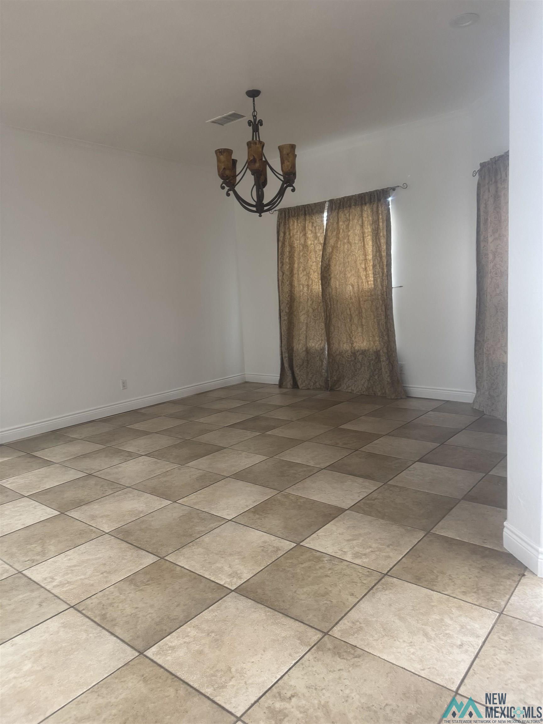 61 N Sky Loop, Roswell, Texas image 22