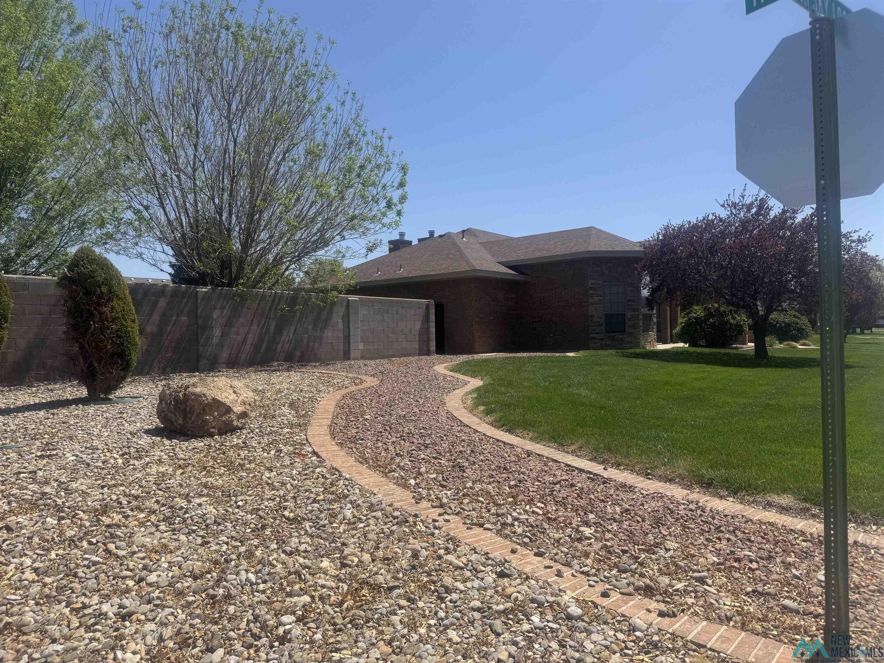 61 N Sky Loop, Roswell, Texas image 3