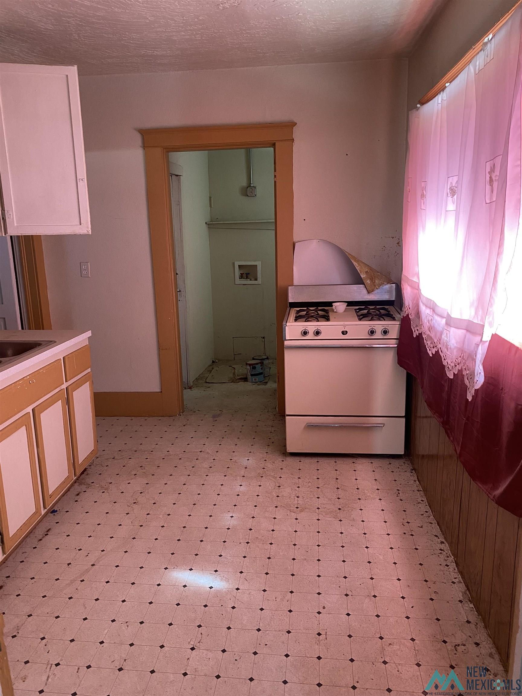 702 N Mission Street, Gallup, Texas image 9