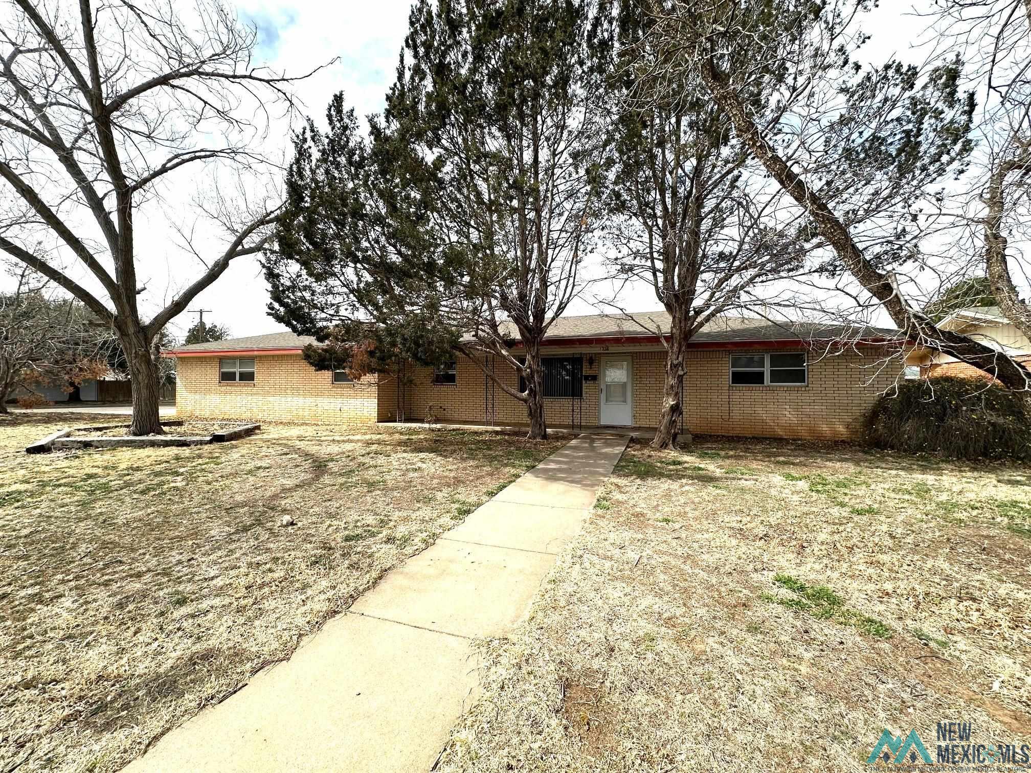 1316 S Avenue A Avenue, Portales, New Mexico image 1