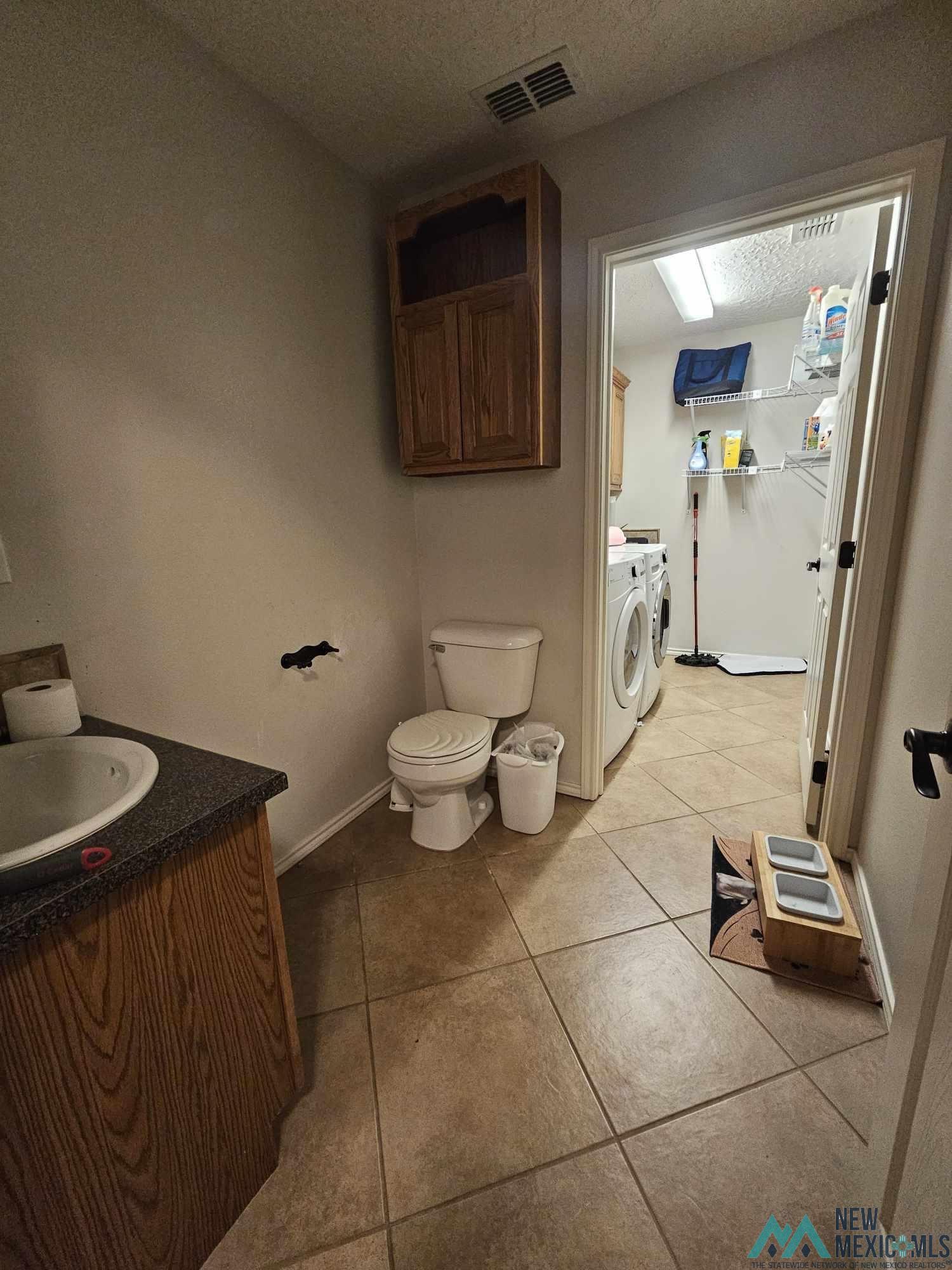 Portales, New Mexico 88130, United States, 4 Bedrooms Bedrooms, ,3 BathroomsBathrooms,Residential,Pending,68792