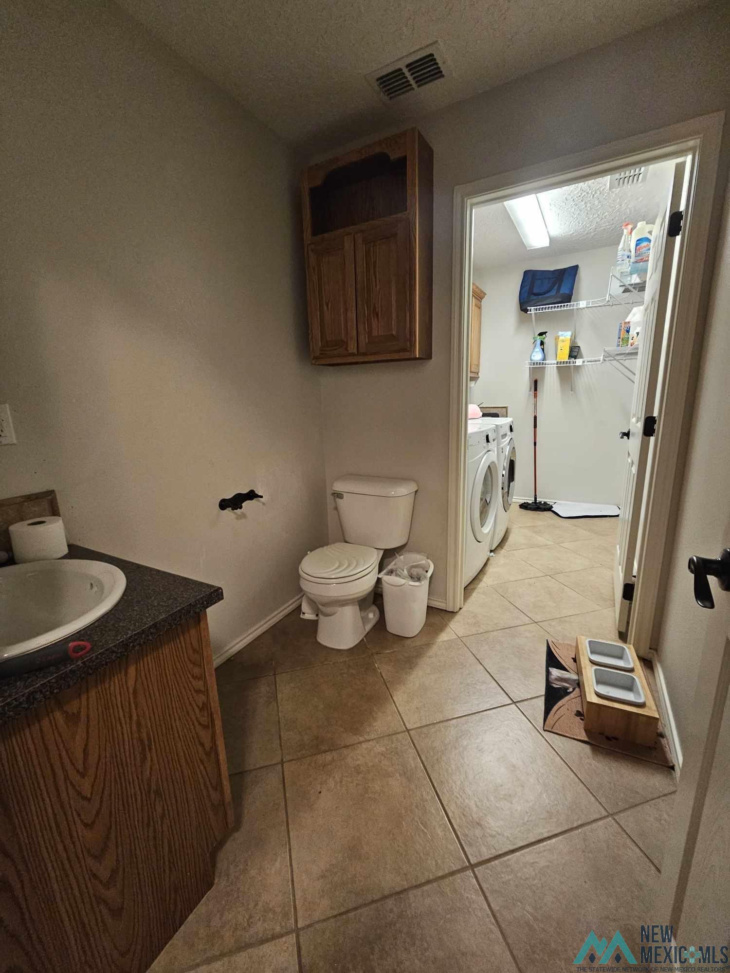 Portales, New Mexico 88130, United States, 4 Bedrooms Bedrooms, ,3 BathroomsBathrooms,Residential,Pending,68792