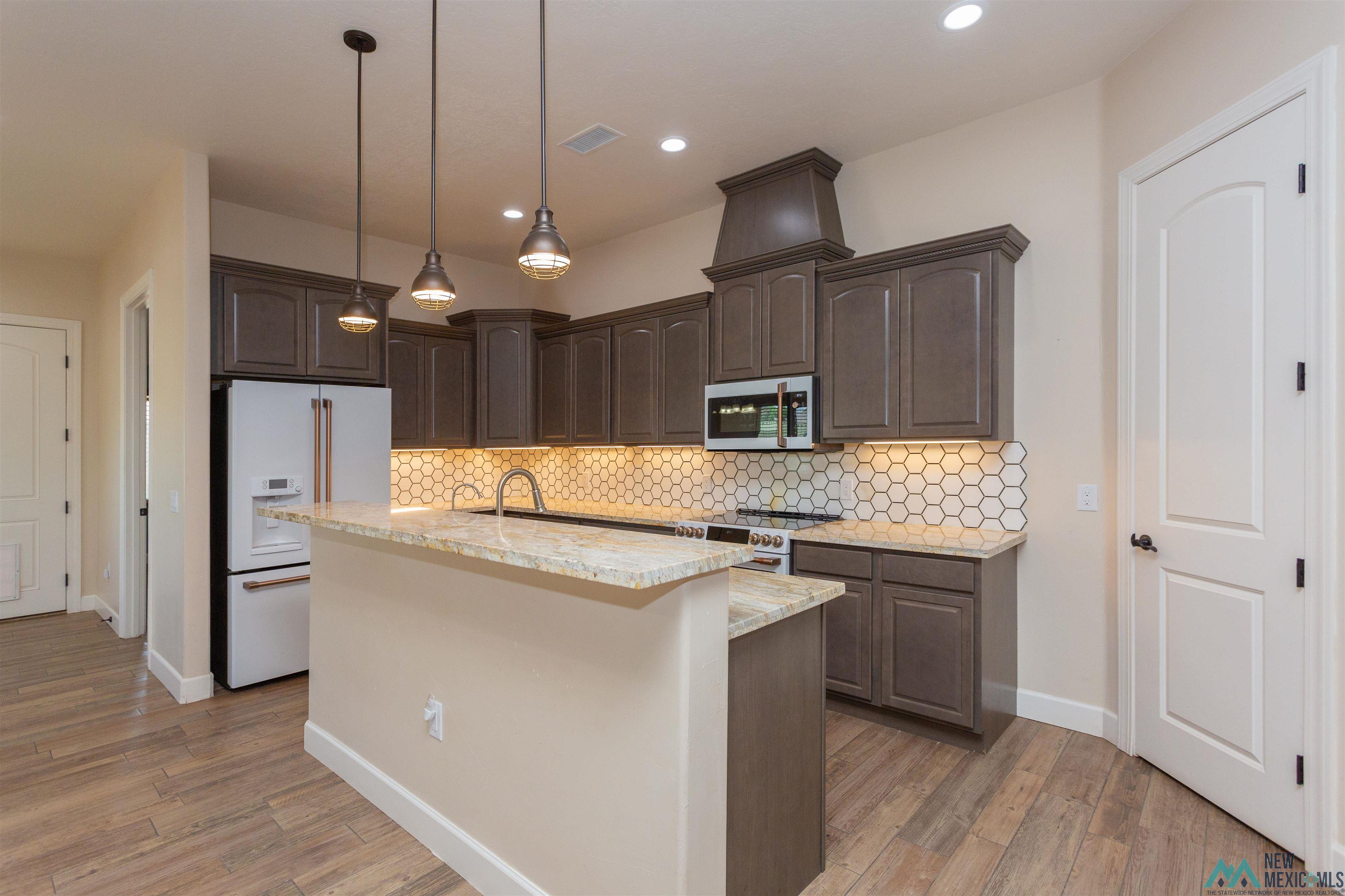 1219 Karabella Way, Roswell, Texas image 11