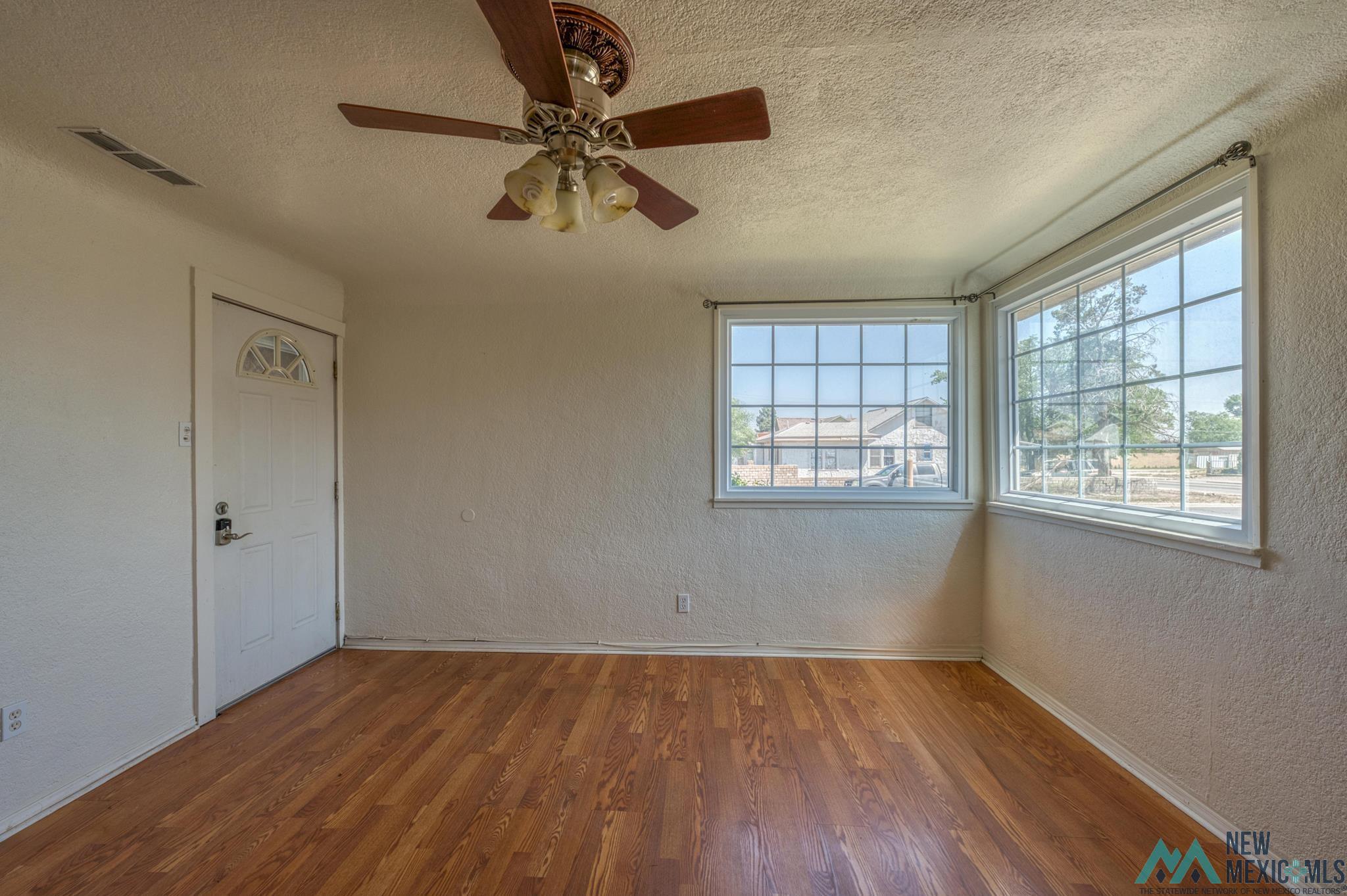 702 - 704 W Summit Street, Roswell, Texas image 12