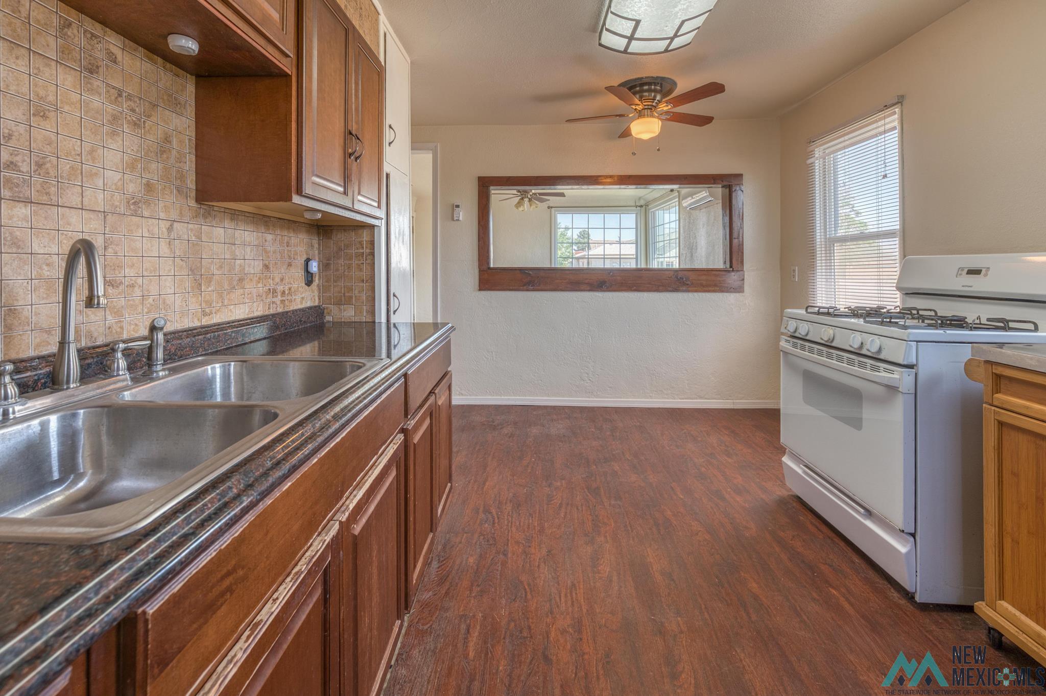 702 - 704 W Summit Street, Roswell, Texas image 16