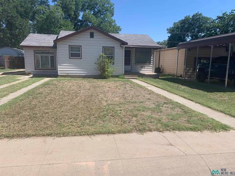 Homes For Sale - 402 Rosedale Street<br/> Carlsbad, NM 88220