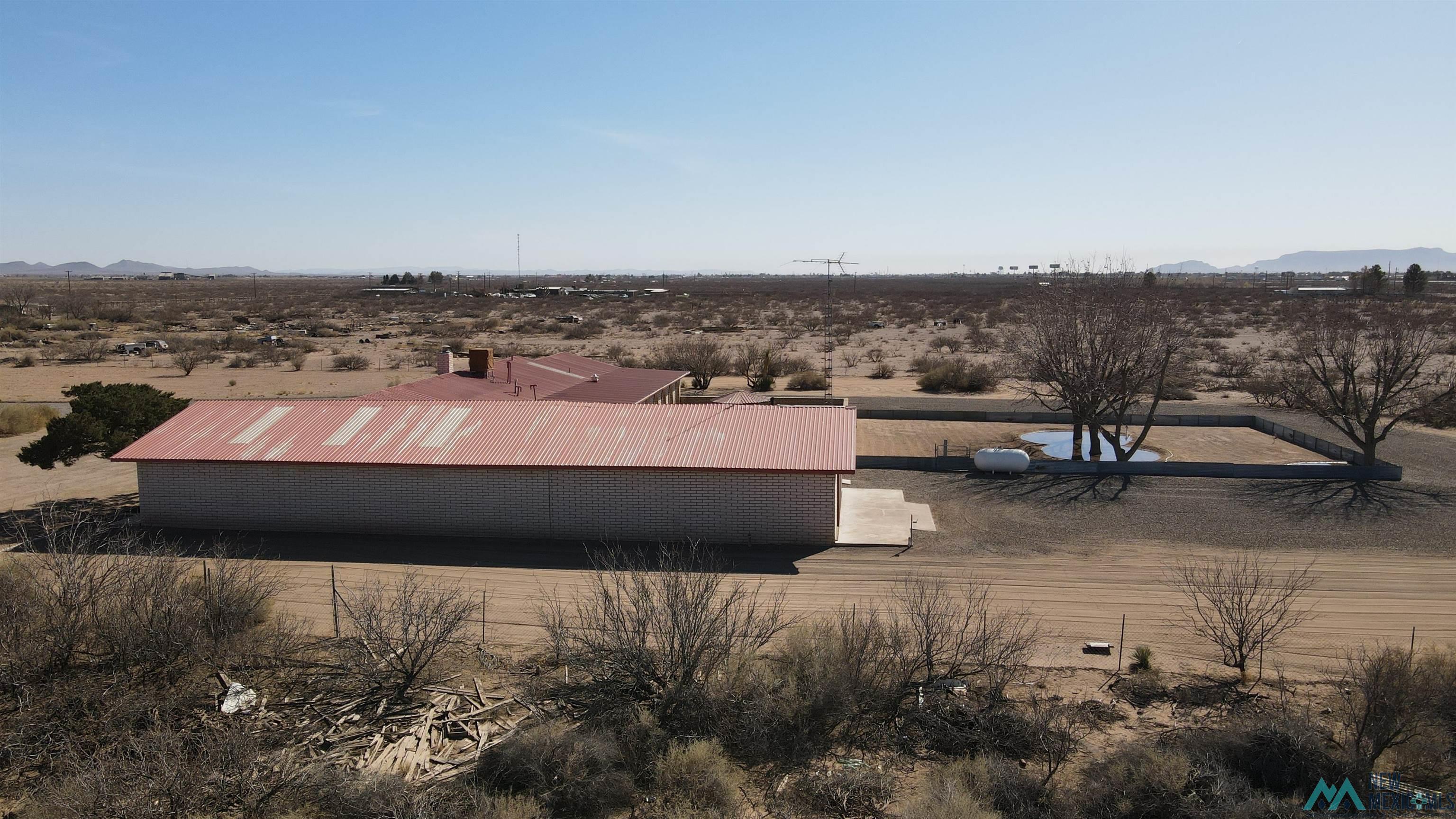3300 NW 2nd Street, Deming, Texas image 38