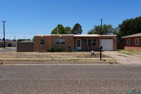 Homes For Sale - 2900 Smith Avenue<br/> Clovis, NM 88101