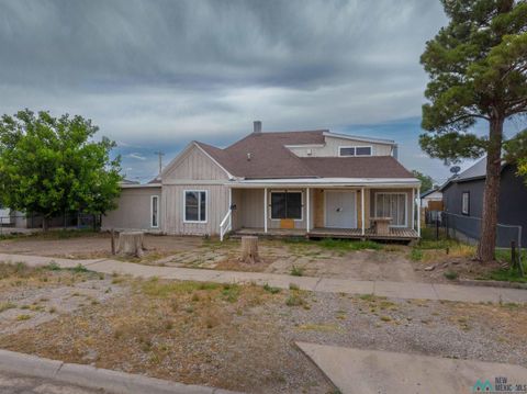 Homes For Sale - 111 W Mathews Street<br/> Chaves County, Roswell, NM 88201