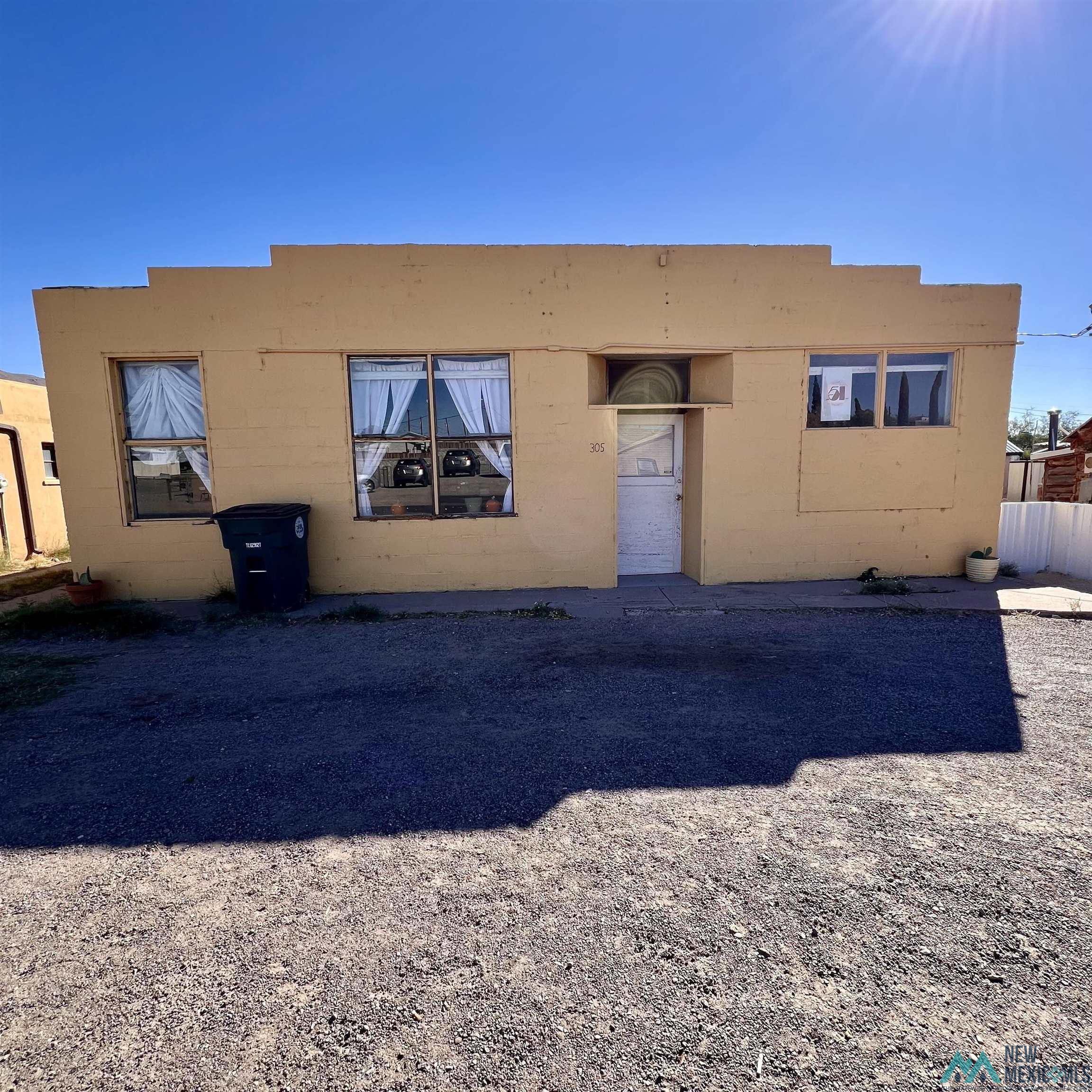 305 E Third Street, Truth Or Consequences, New Mexico image 1
