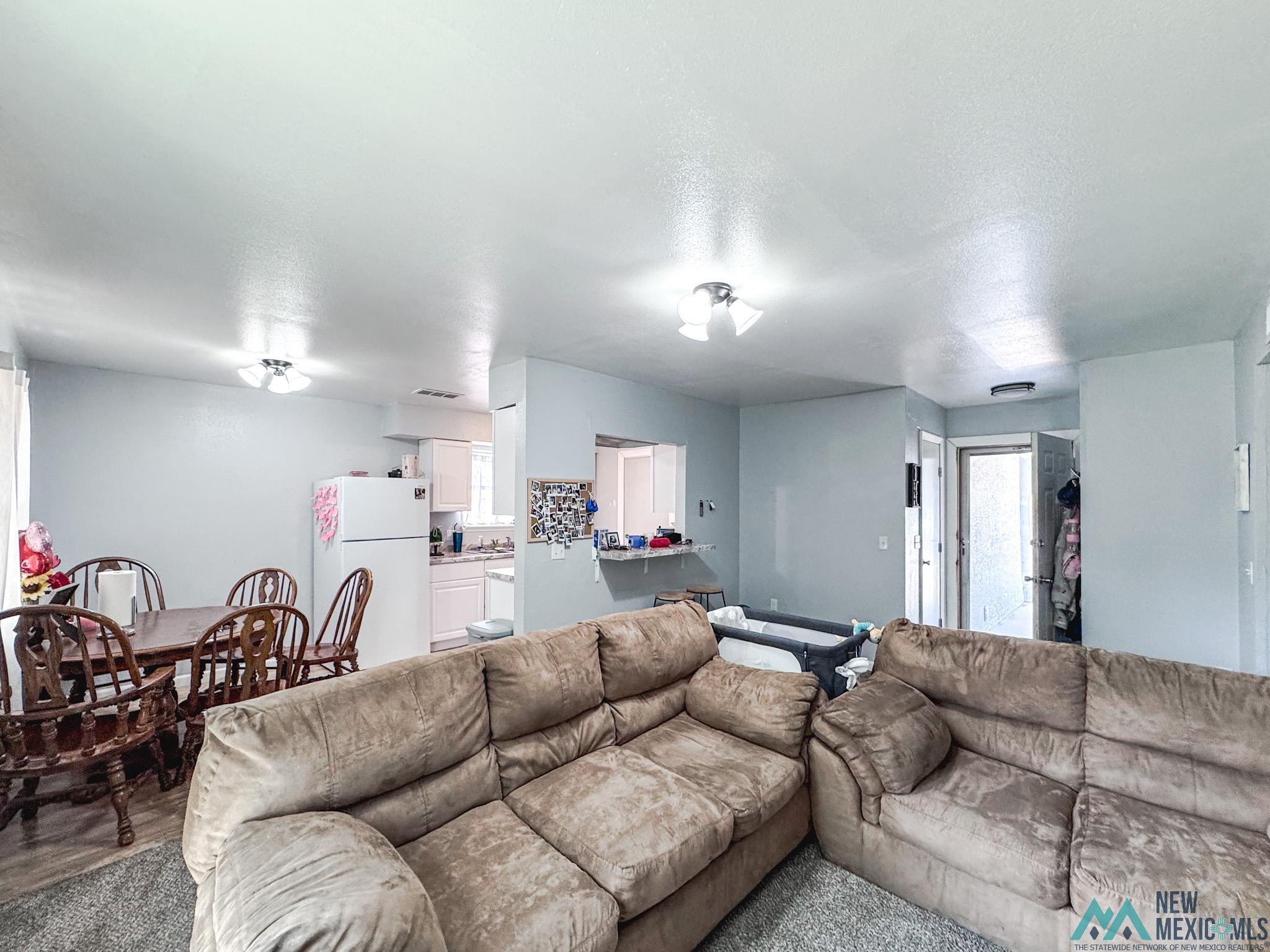 402 Chamisal Avenue, Roswell, Texas image 7