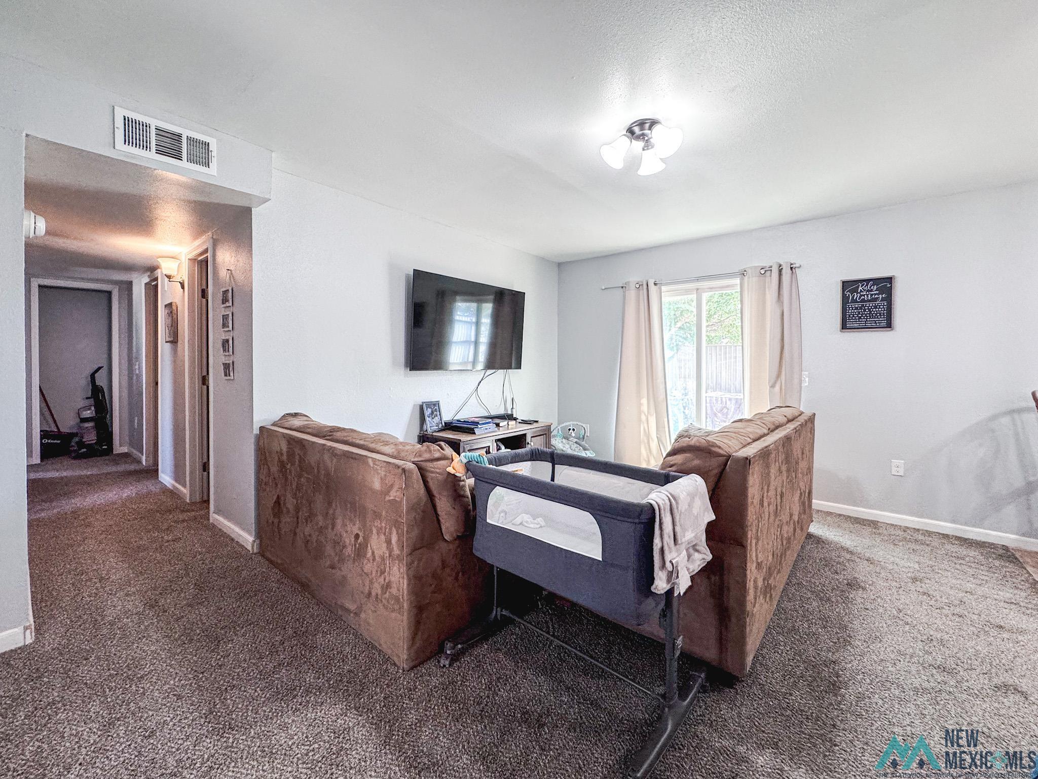 402 Chamisal Avenue, Roswell, Texas image 5