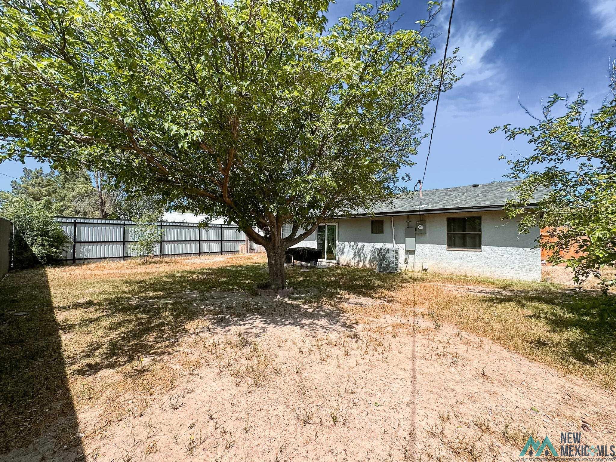 402 Chamisal Avenue, Roswell, Texas image 22