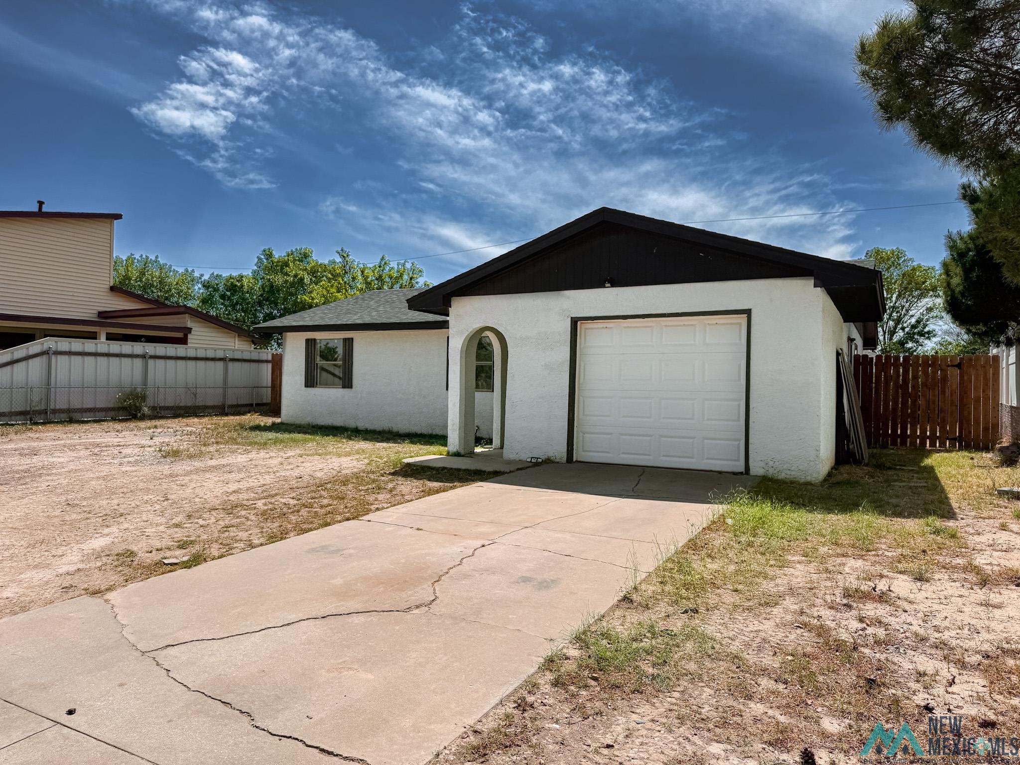 402 Chamisal Avenue, Roswell, Texas image 2