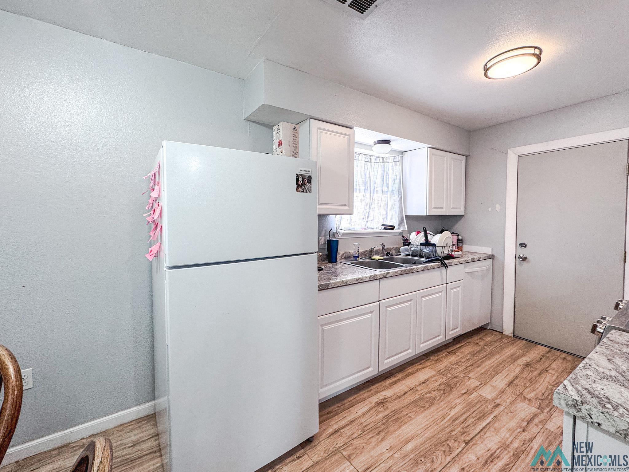 402 Chamisal Avenue, Roswell, Texas image 10