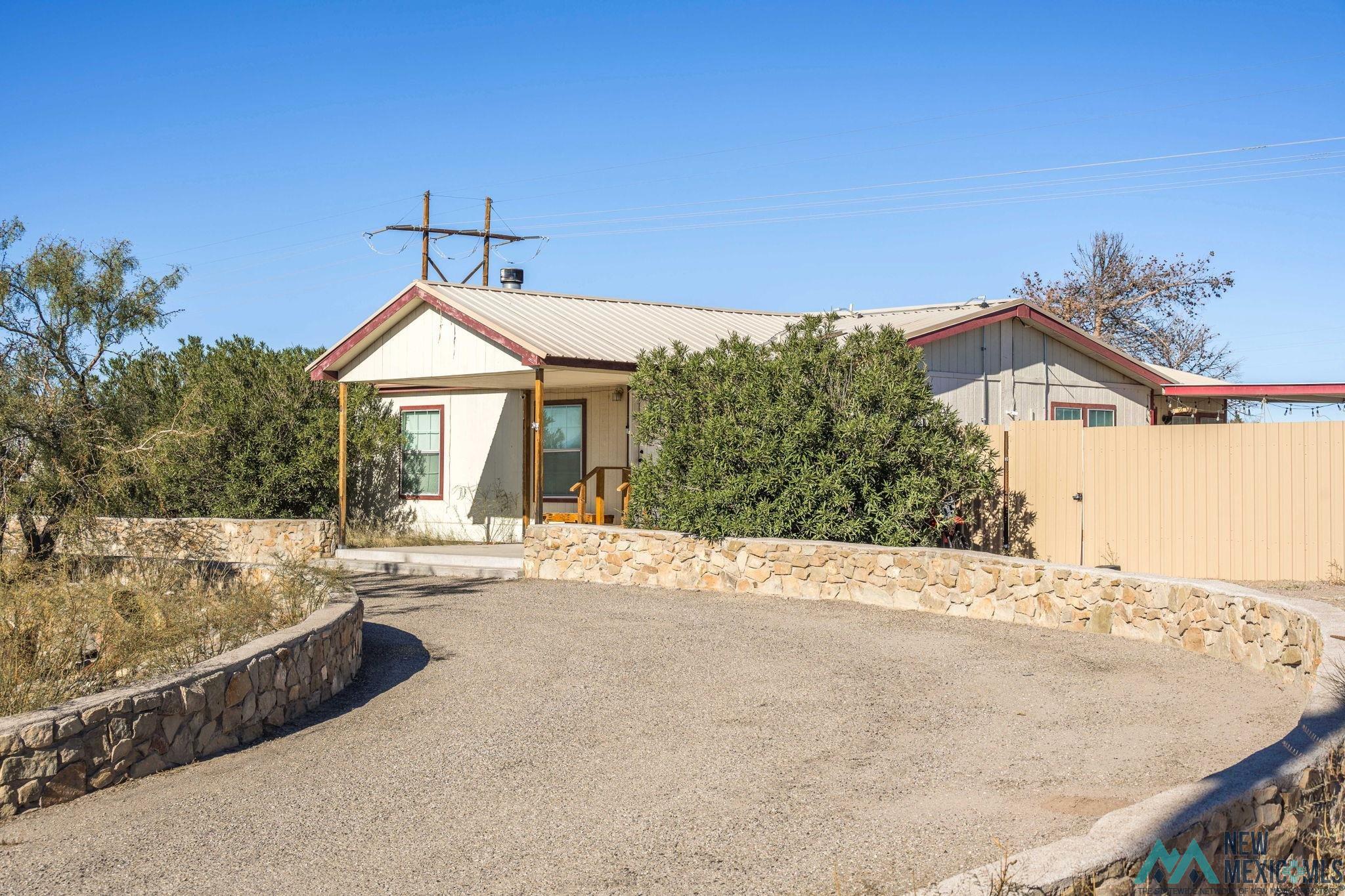 205 Black Range Street, Elephant Butte, Texas image 1