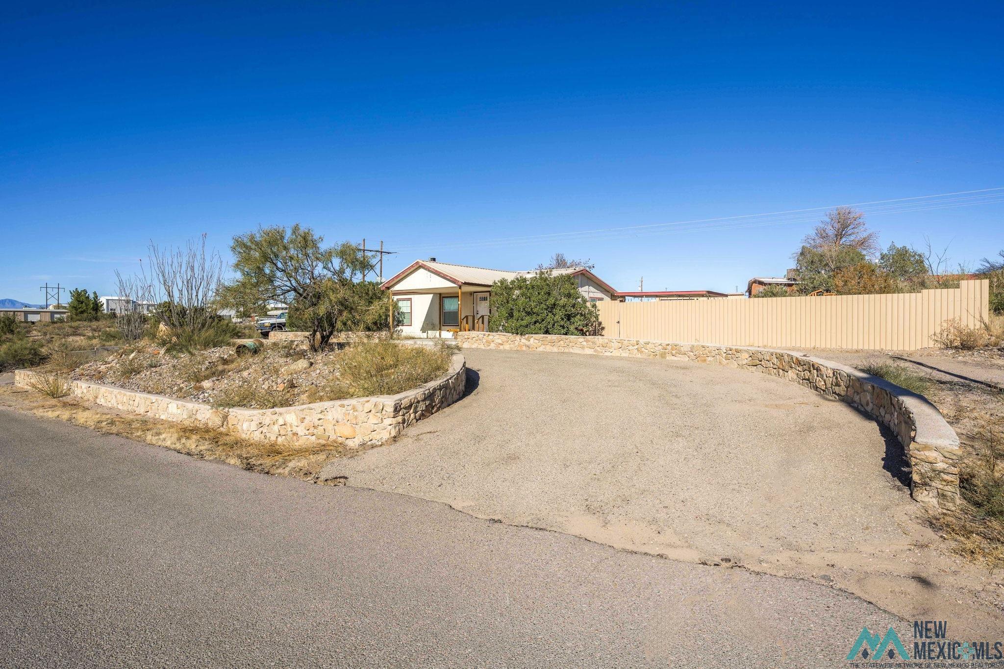 205 Black Range Street, Elephant Butte, Texas image 3