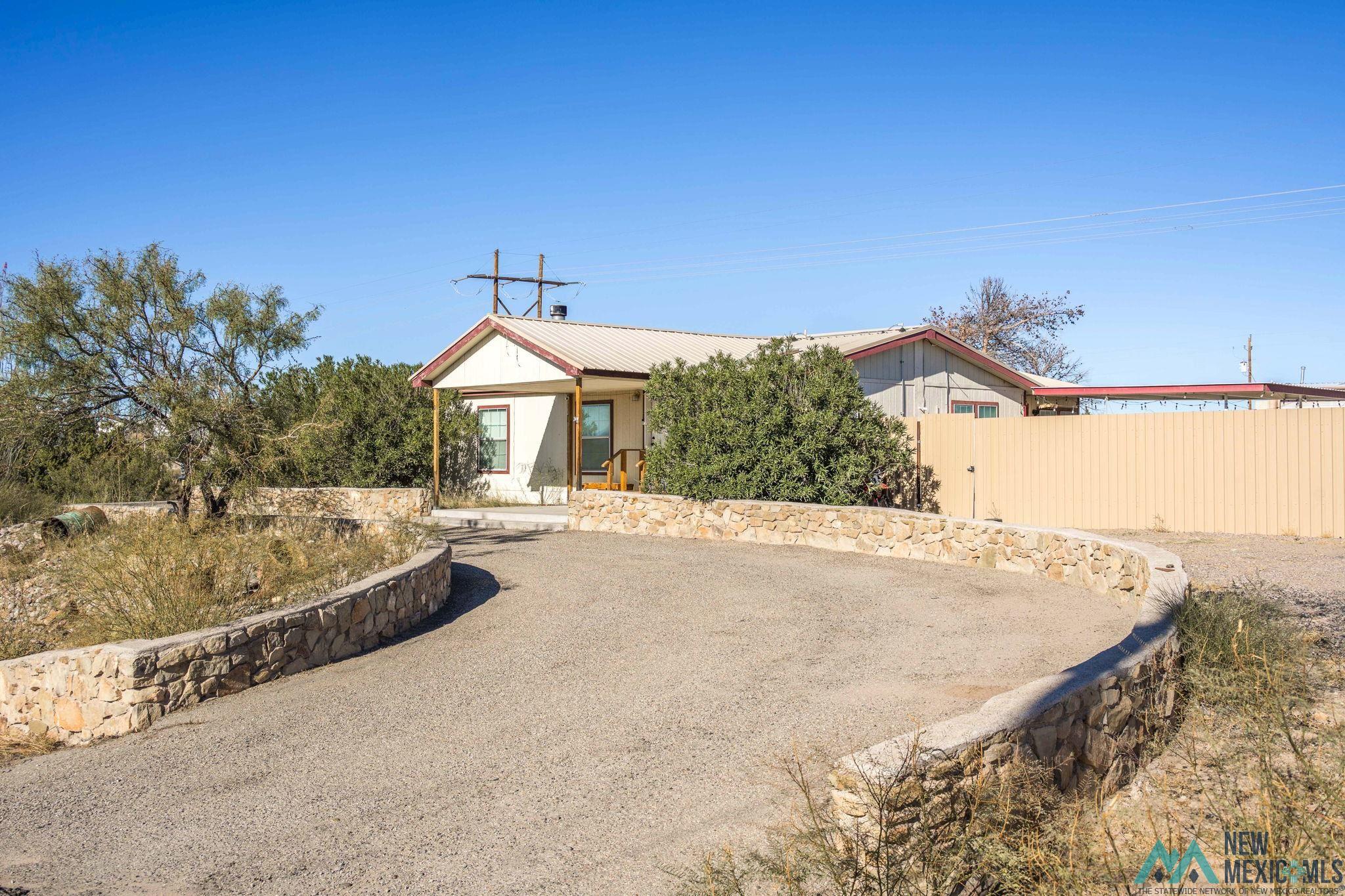 205 Black Range Street, Elephant Butte, Texas image 2