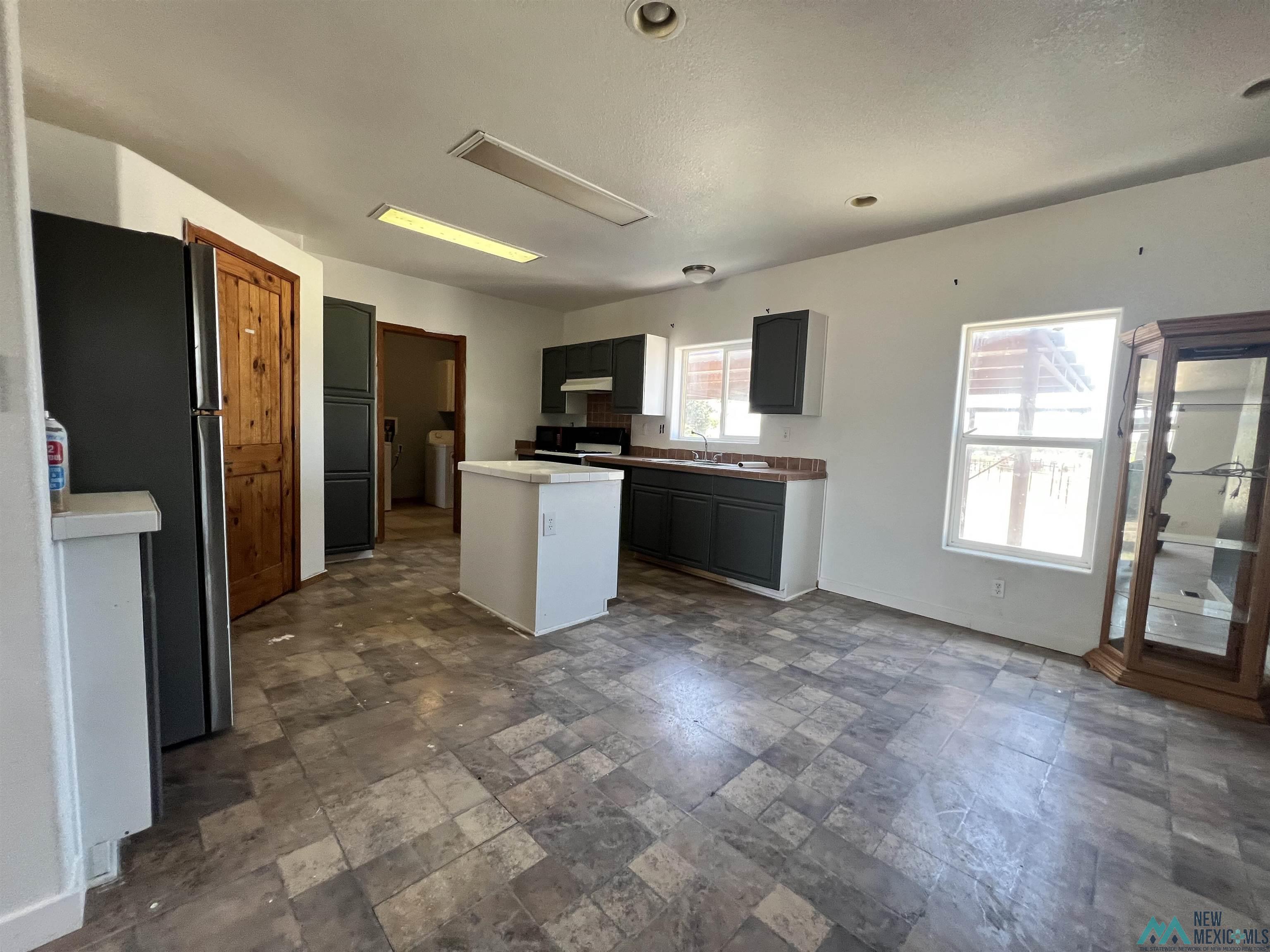713-2 N Happy Road, Carlsbad, Texas image 3