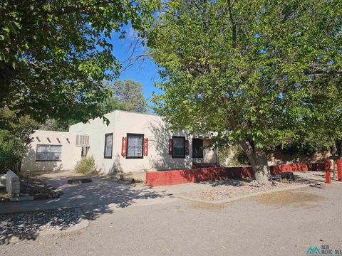 Homes For Sale - 606 LEAD S Lead Street<br/> Luna County, Deming, NM 88030