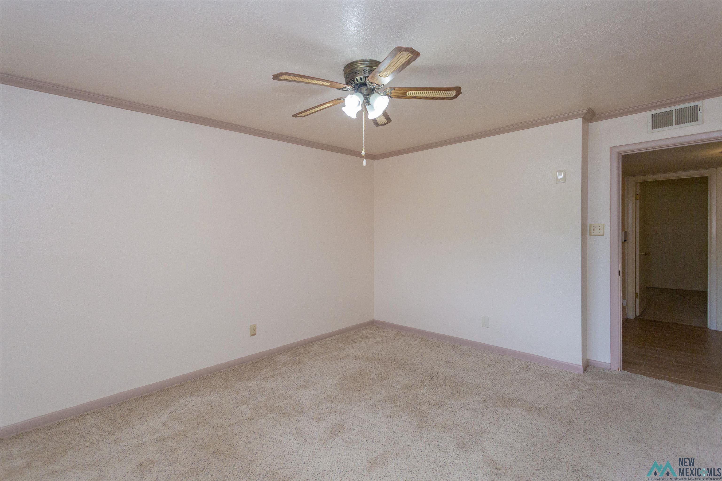 Roswell, New Mexico 88201, United States, 4 Bedrooms Bedrooms, ,3 BathroomsBathrooms,Residential,Pending,187623