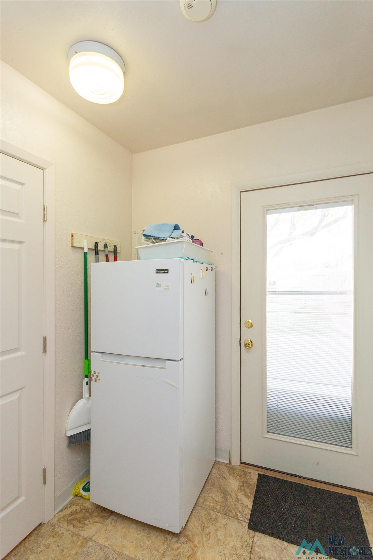 Roswell, New Mexico 88201, United States, 4 Bedrooms Bedrooms, ,3 BathroomsBathrooms,Residential,Pending,187623