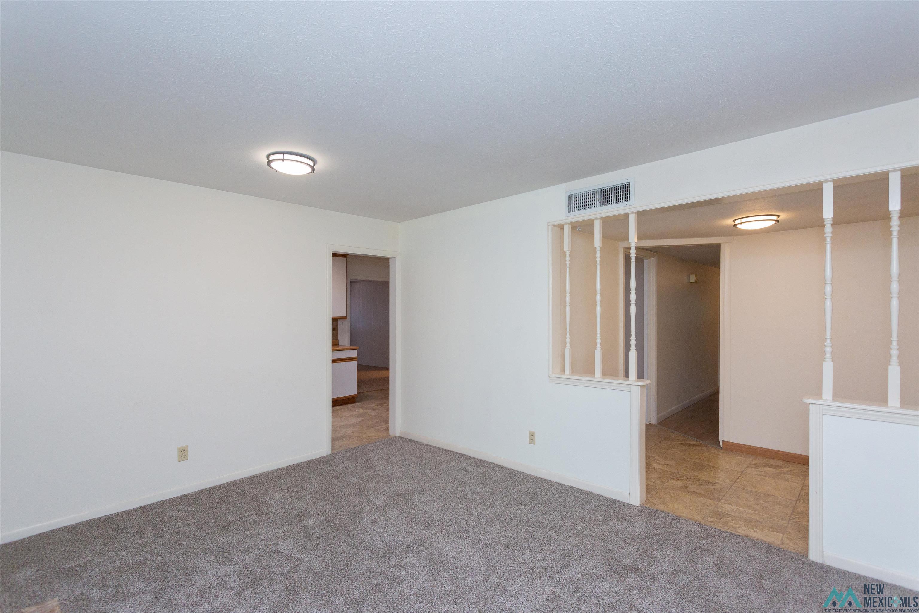 Roswell, New Mexico 88201, United States, 4 Bedrooms Bedrooms, ,3 BathroomsBathrooms,Residential,Pending,187623